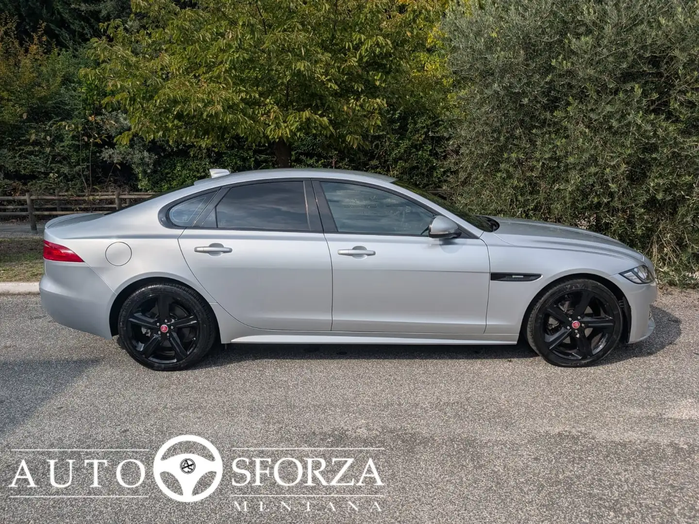 Jaguar XF 2.0d R-Sport Awd 240cv Automatic Sedan Tagliandata Argento - 2
