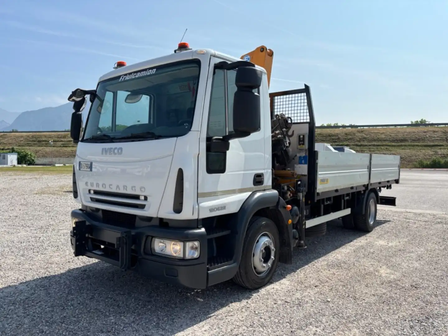 Iveco Eurocargo 120E22 GRU + cassone Blanc - 2