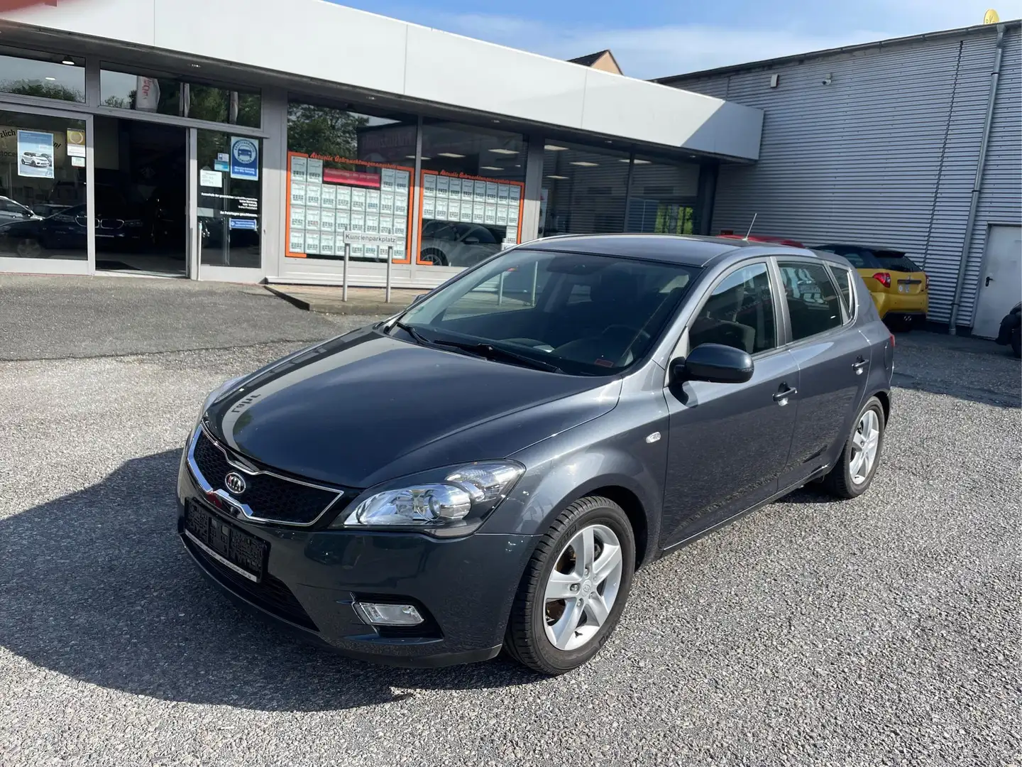 Kia Ceed / cee'd Edition 7 71,4 Ltr. - 66 kW KAT 66 kW (90 PS), ... Gris - 1