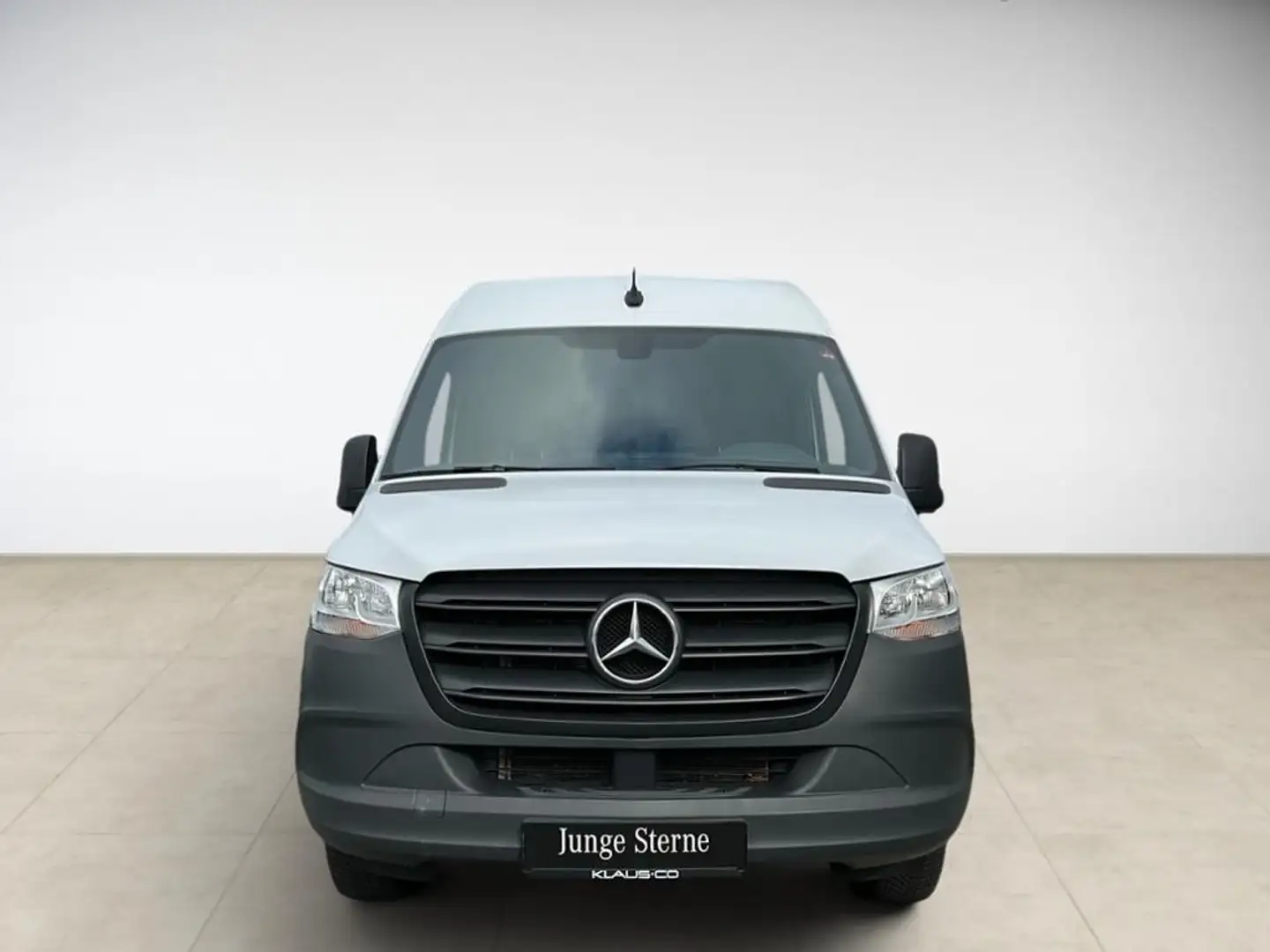 Mercedes-Benz Sprinter 317 CDI L2 H2 KAM AUT STH KlimaA AHK Weiß - 2