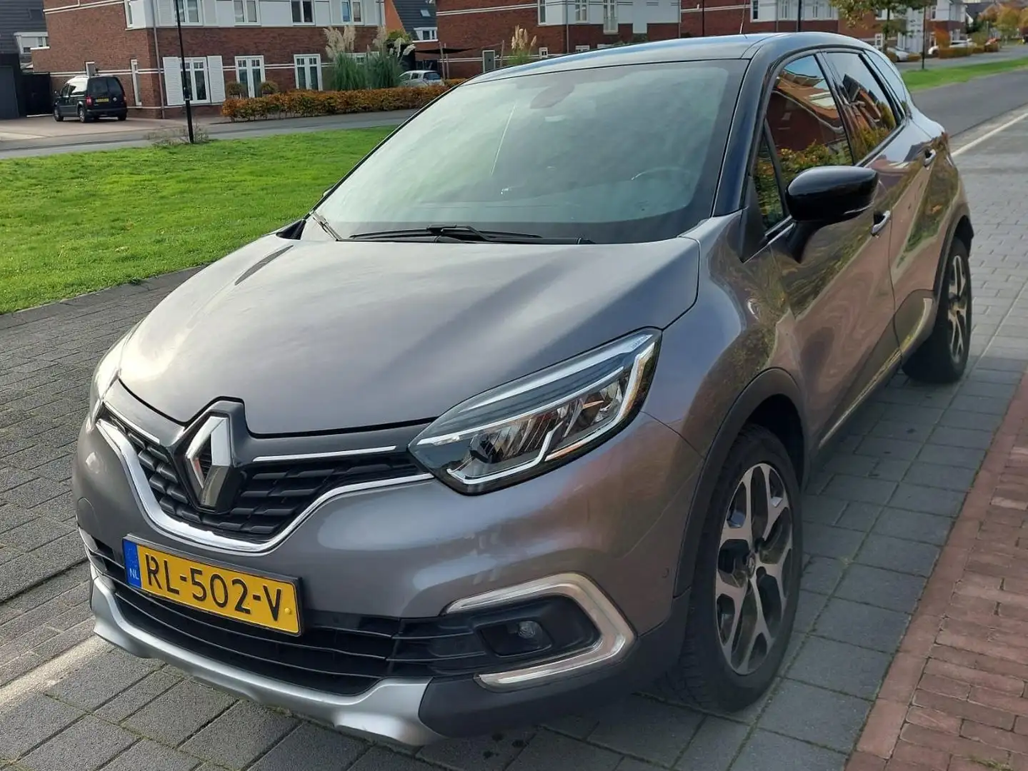 Renault Captur Captur 0.9 TCe Intens met veel opties. Šedá - 1
