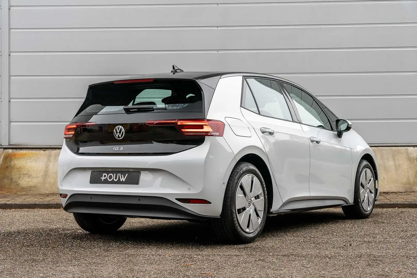 Volkswagen ID.3 170pk Pure Oranje Edition 52 kWh | Assistentie Pak Wit - 2