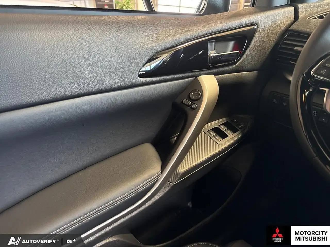 Mitsubishi Eclipse Cross снимка Mitsubishi Eclipse Cross