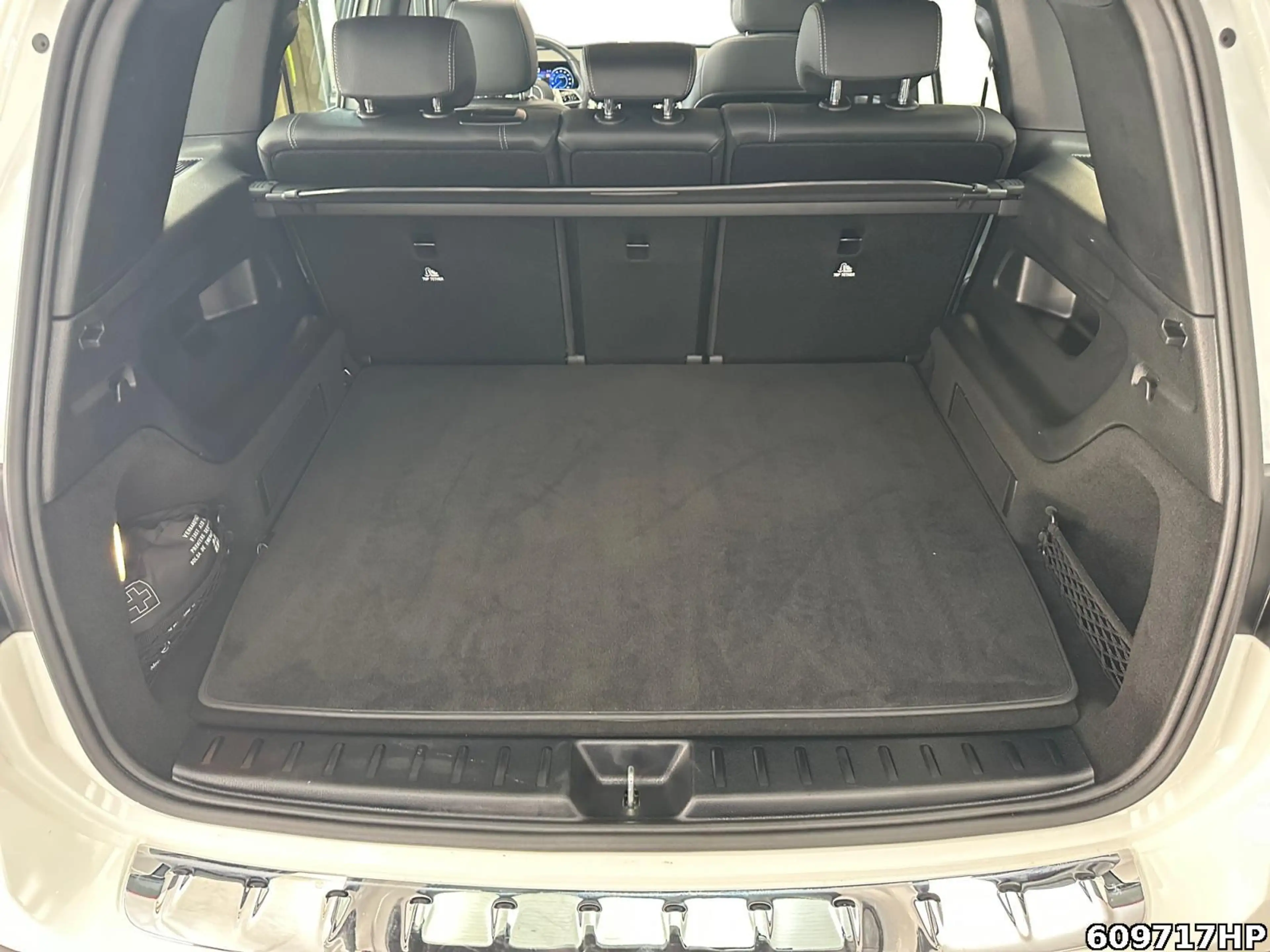 Mercedes-Benz EQB 300 4M Progressive Pano AHK 360° Lenkradhz. — photo 6