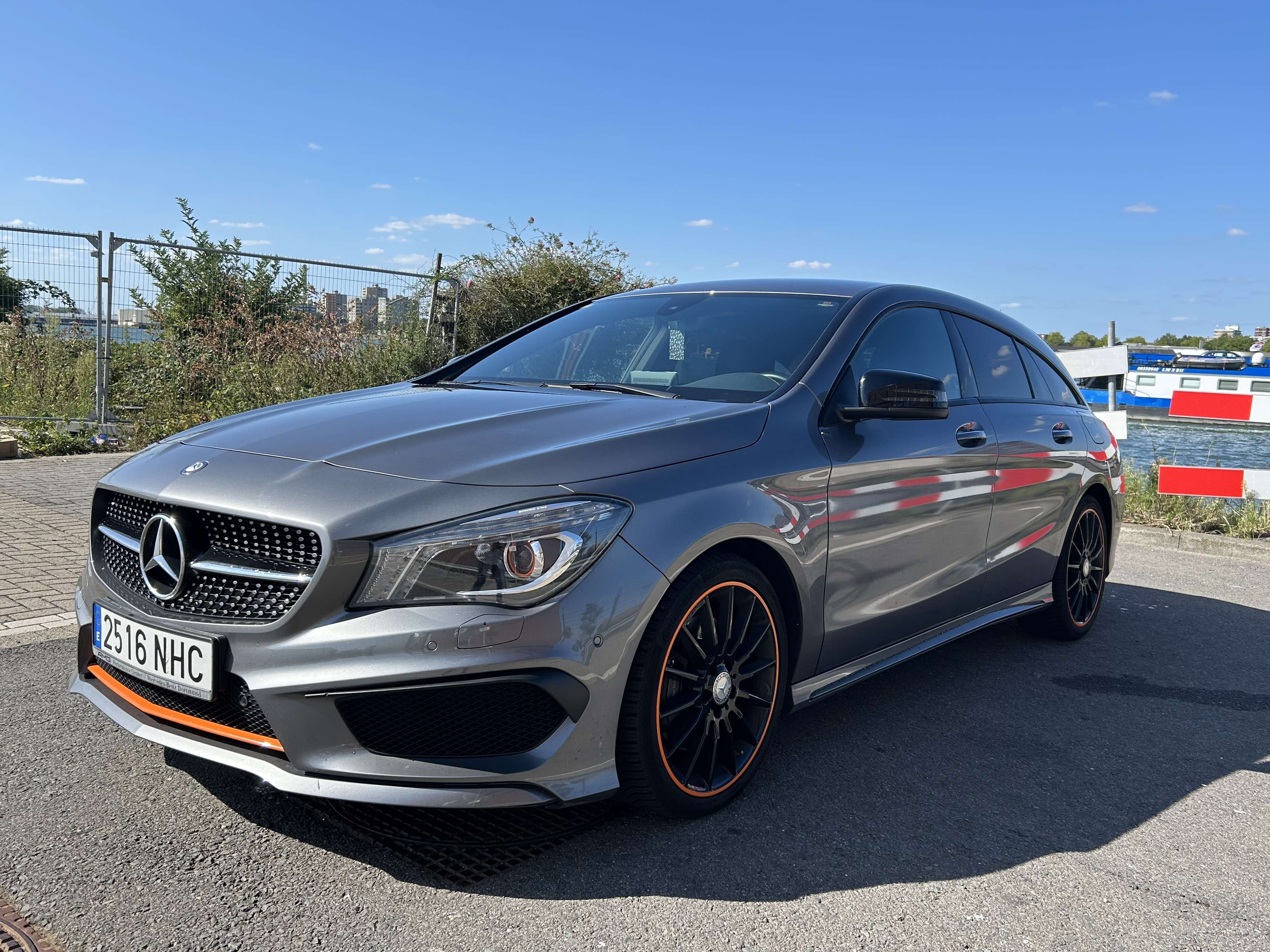 Mercedes-Benz CLA 250 OrangeArt Edition - foto 1