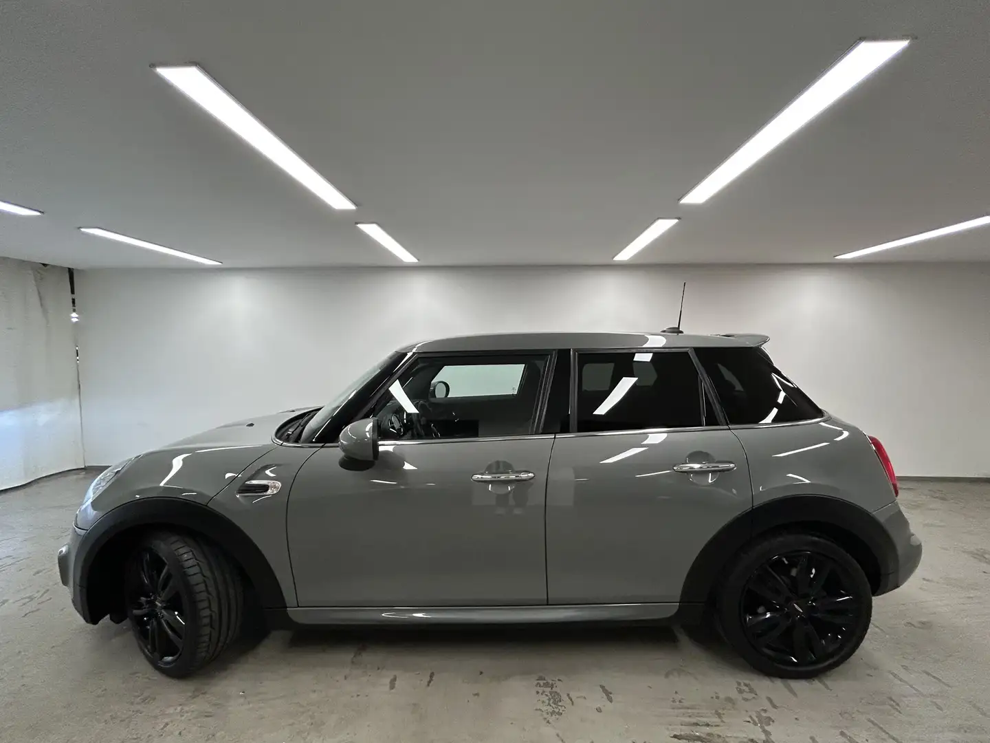MINI One 5-Türer JCW Trim LED Navi Tempomat BT Klimaaut. Sh Grau - 2