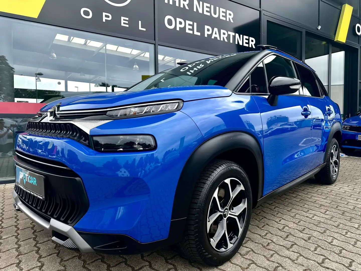 Citroen C3 Aircross 1.2 12V e-THP / PureTech 3 JAHRE GARANTIE! Blau - 1