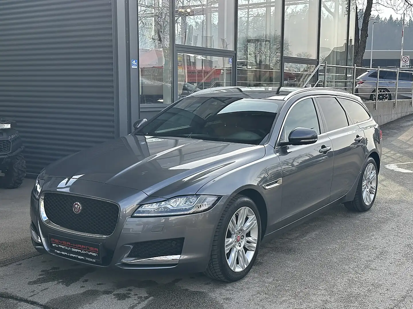 Jaguar XF Sportbrake 25d AWD R-Sport Aut. !!!B2B!!! Grau - 1