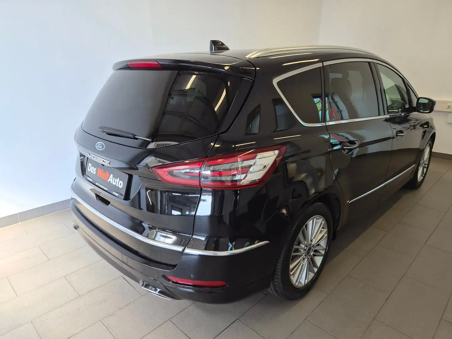 Ford S-Max Vignale 2.0 EcoBlue SCR Aut. Schwarz - 2