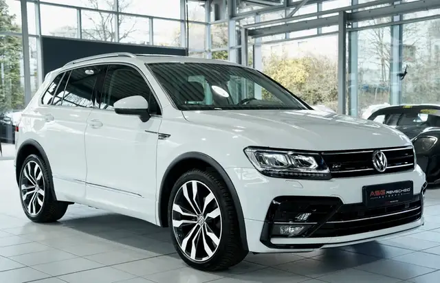 Volkswagen Tiguan view 4