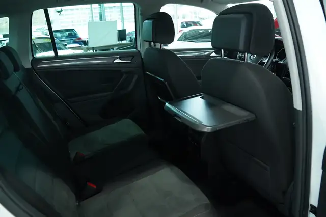 Volkswagen Tiguan view 10