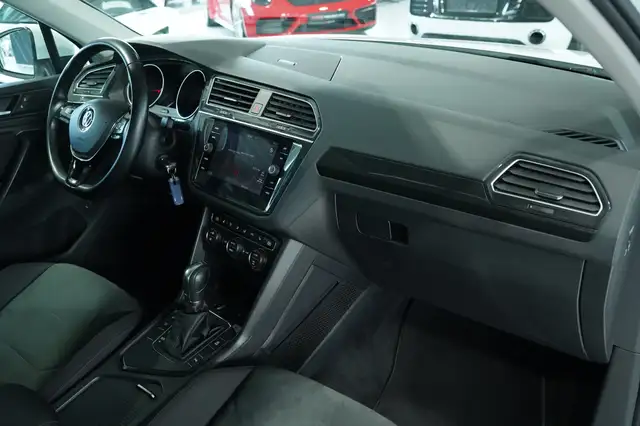 Volkswagen Tiguan view 8