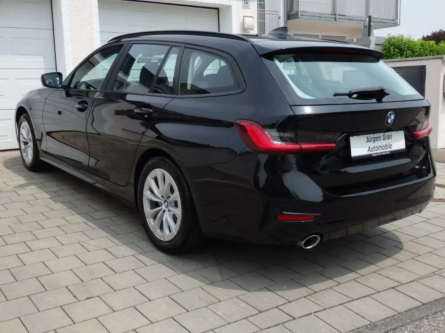 BMW 320 d Touring Aut HeadUp ACC Sportsitz CockpitPro Schwarz - 2