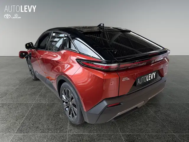 Toyota C-HR view 4