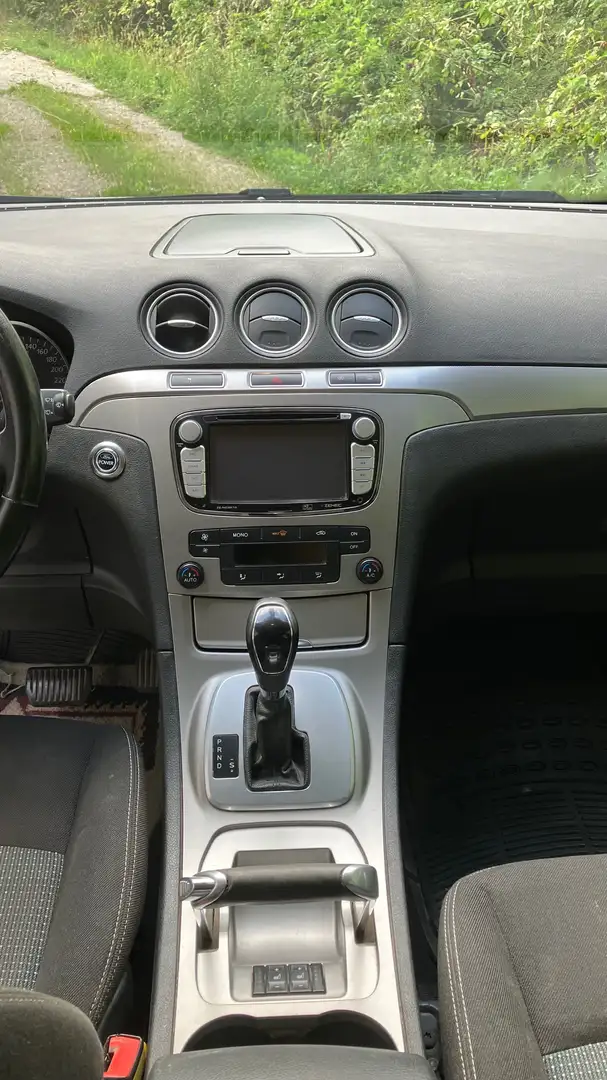 Ford Galaxy Galaxy Trend 2,0 D Aut Weiß - 2