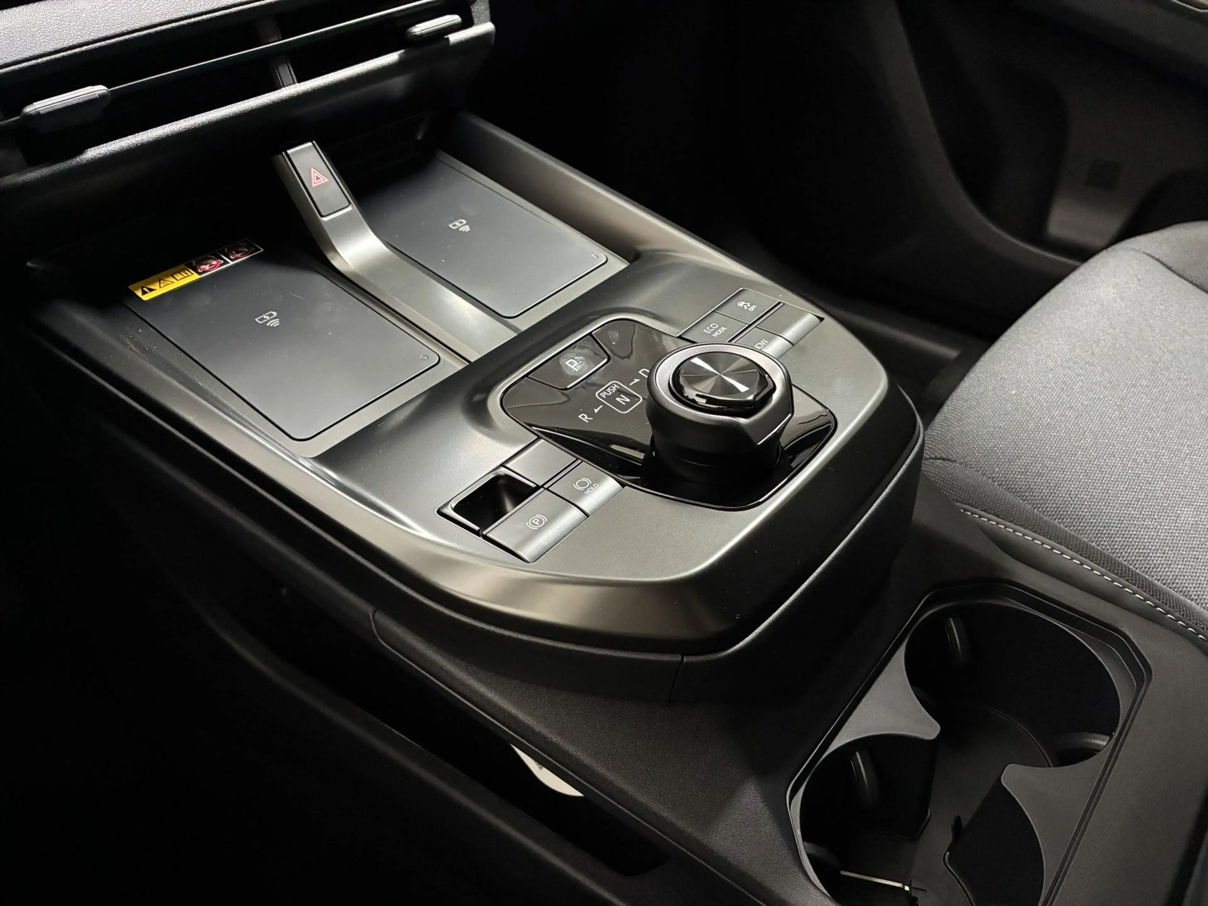 Toyota C-HR+ Elektro 77 kWh Teamplayer — photo 10