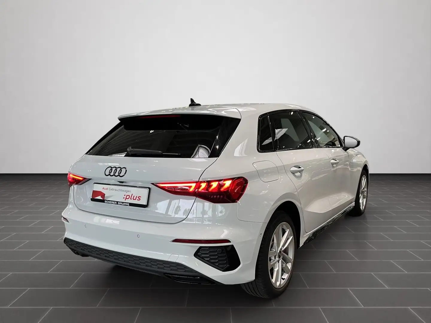 Audi A3 45 TFSI e Weiß - 2