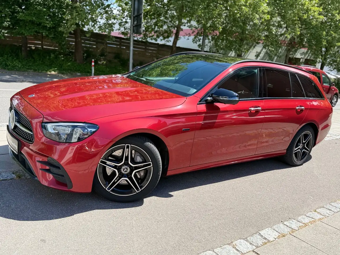 Mercedes-Benz E 300 de/AMG/PANORMA/LEDER/Keyless-Go/ACC/360* Piros - 2