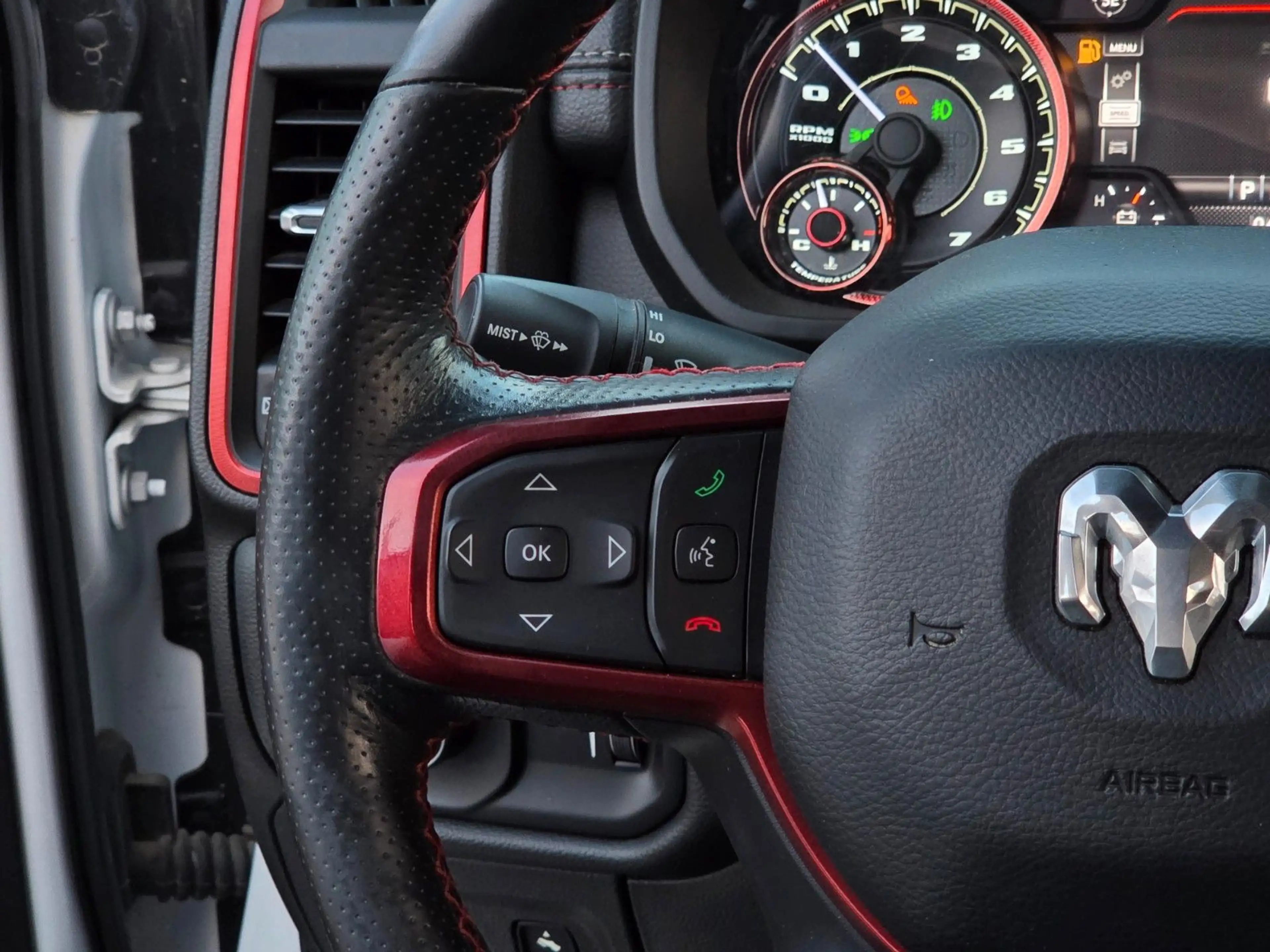Dodge RAM Rebel 5,7 Hemi,4x4, Trailermirror,Keyless — photo 41