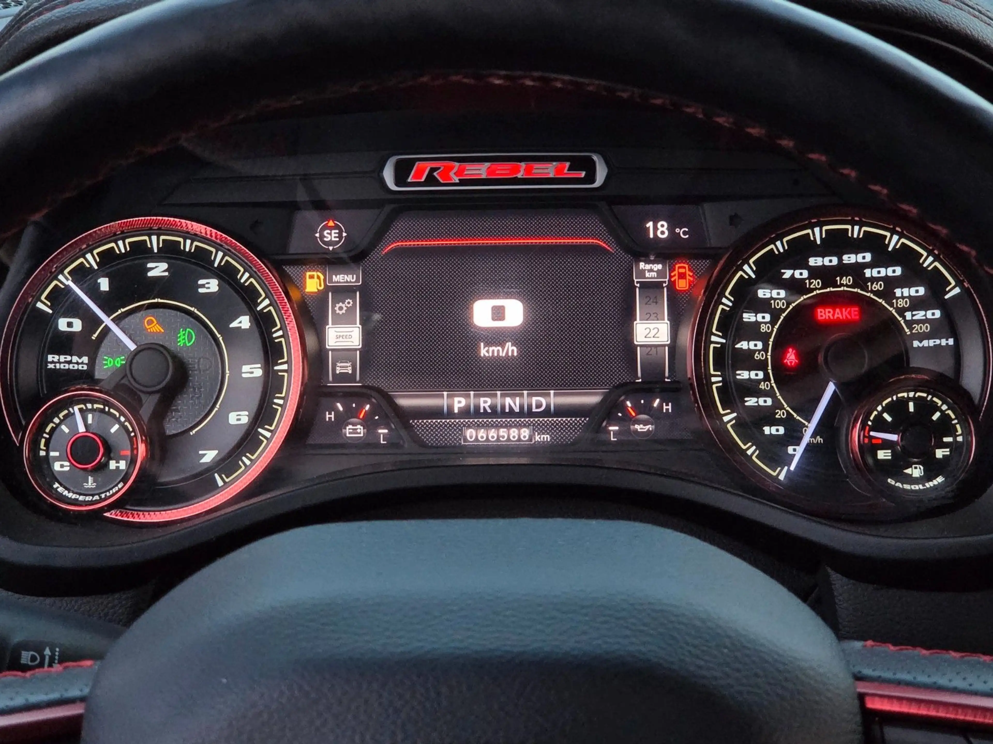 Dodge RAM Rebel 5,7 Hemi,4x4, Trailermirror,Keyless — photo 43