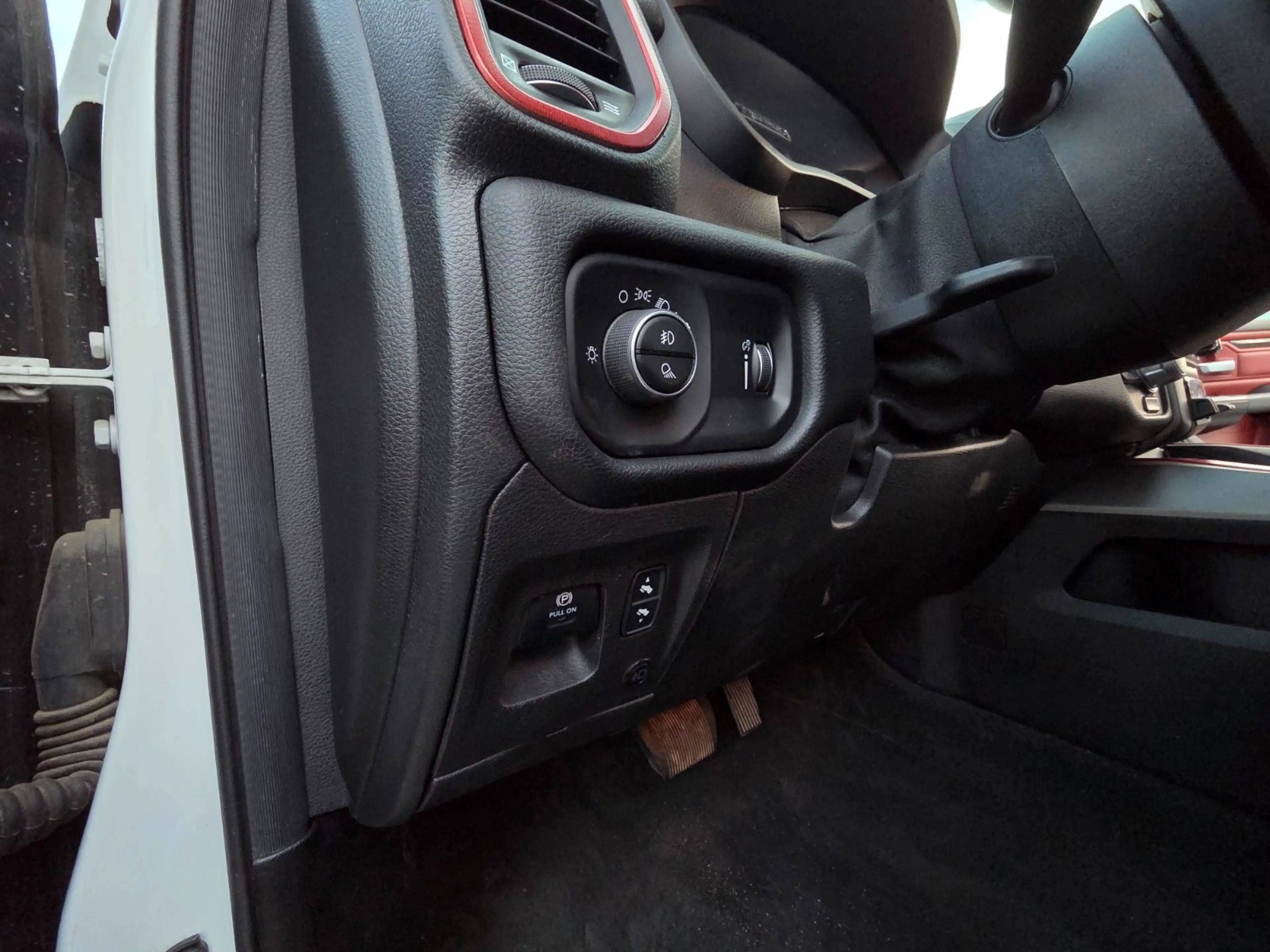Dodge RAM Rebel 5,7 Hemi,4x4, Trailermirror,Keyless — photo 31