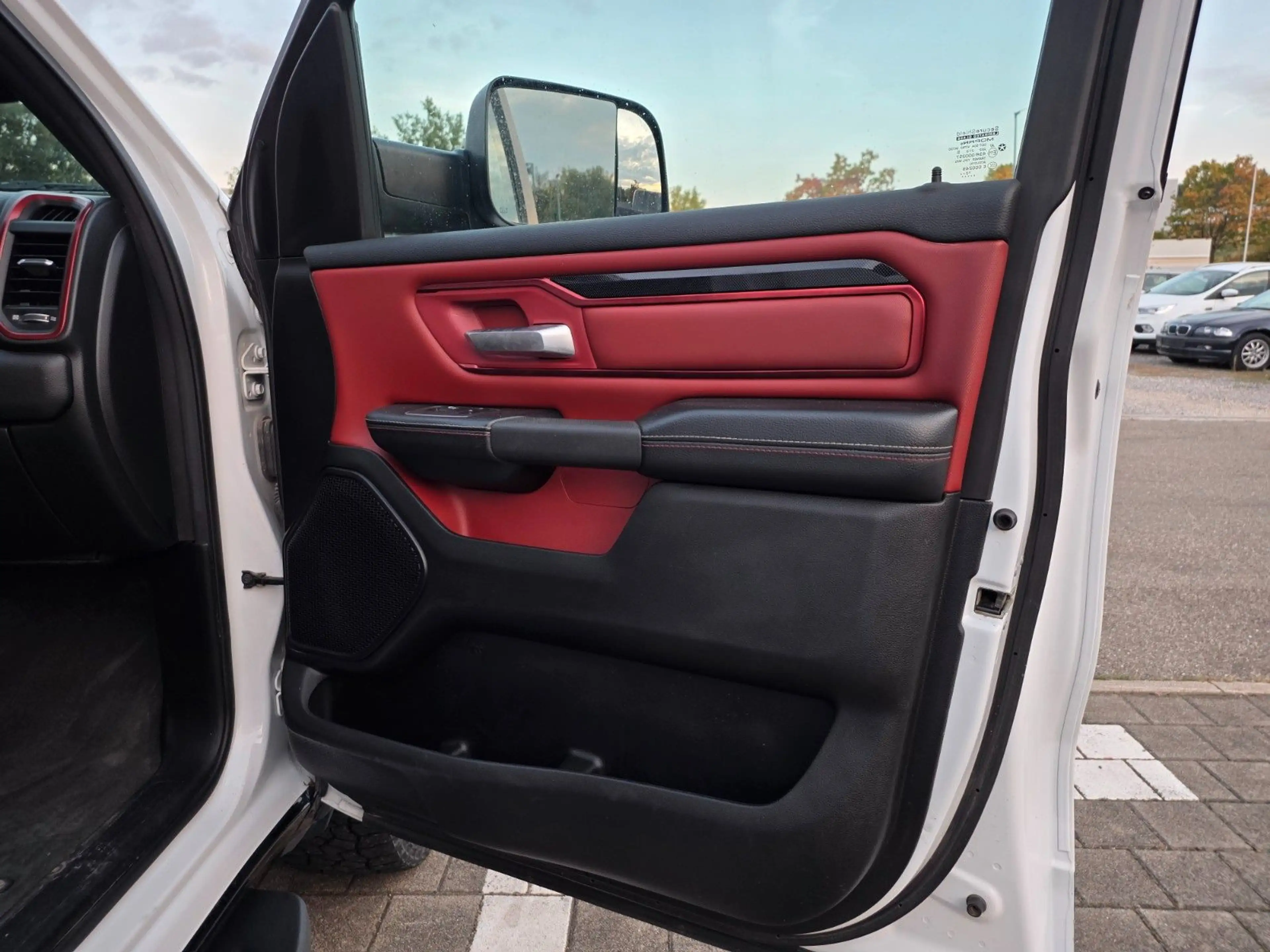 Dodge RAM Rebel 5,7 Hemi,4x4, Trailermirror,Keyless — photo 25