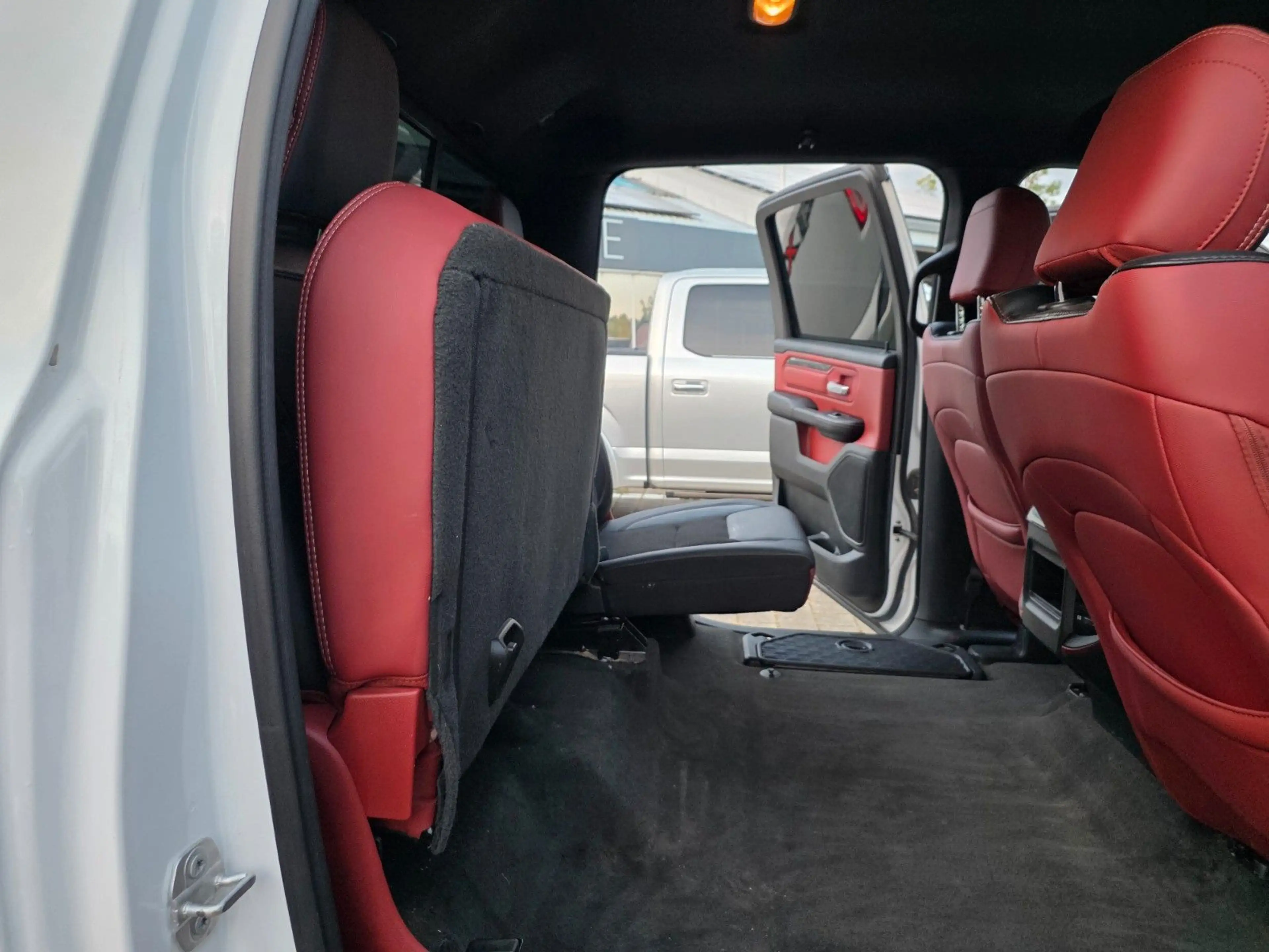 Dodge RAM Rebel 5,7 Hemi,4x4, Trailermirror,Keyless — photo 19