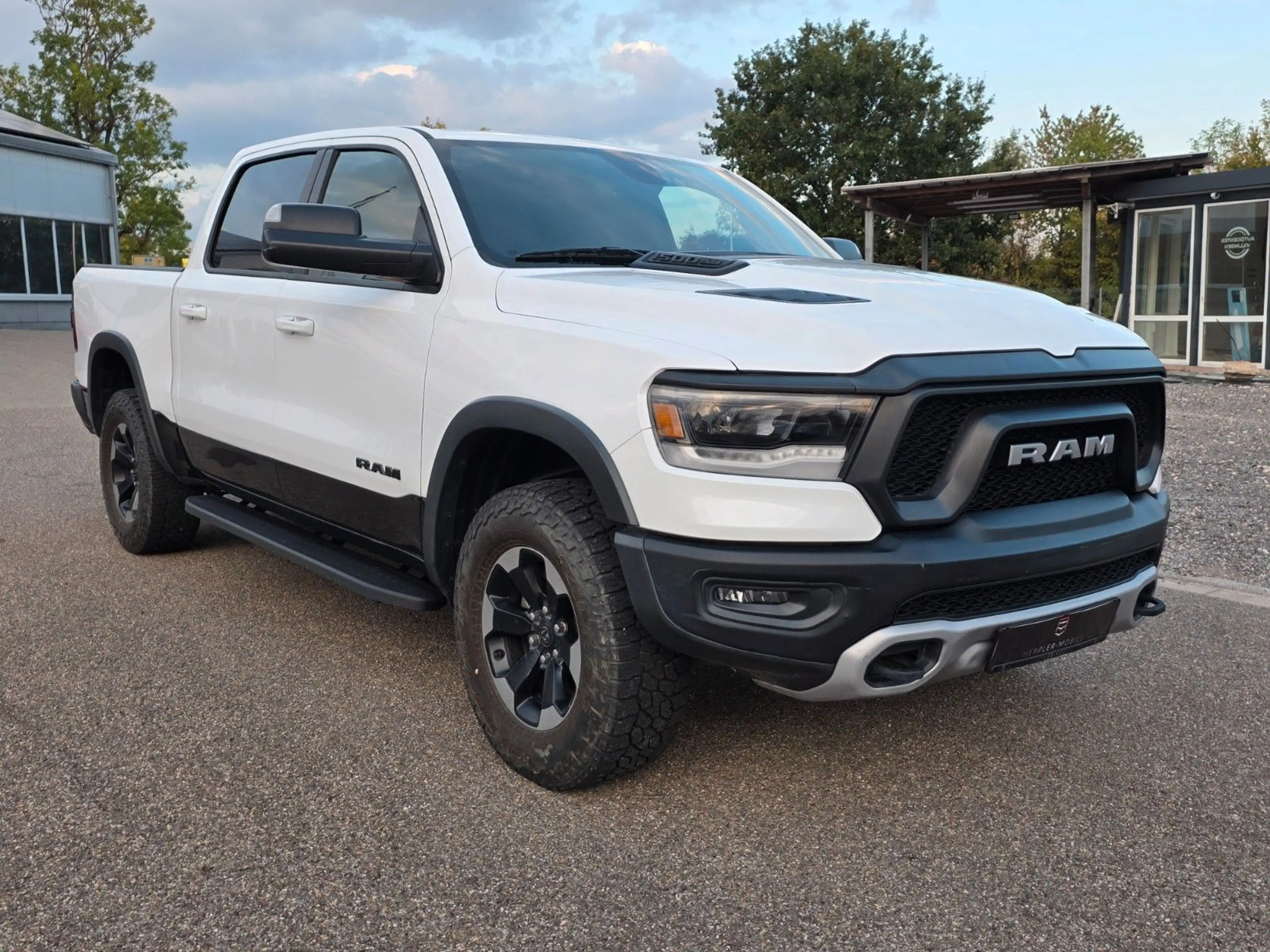 Dodge RAM Rebel 5,7 Hemi,4x4, Trailermirror,Keyless