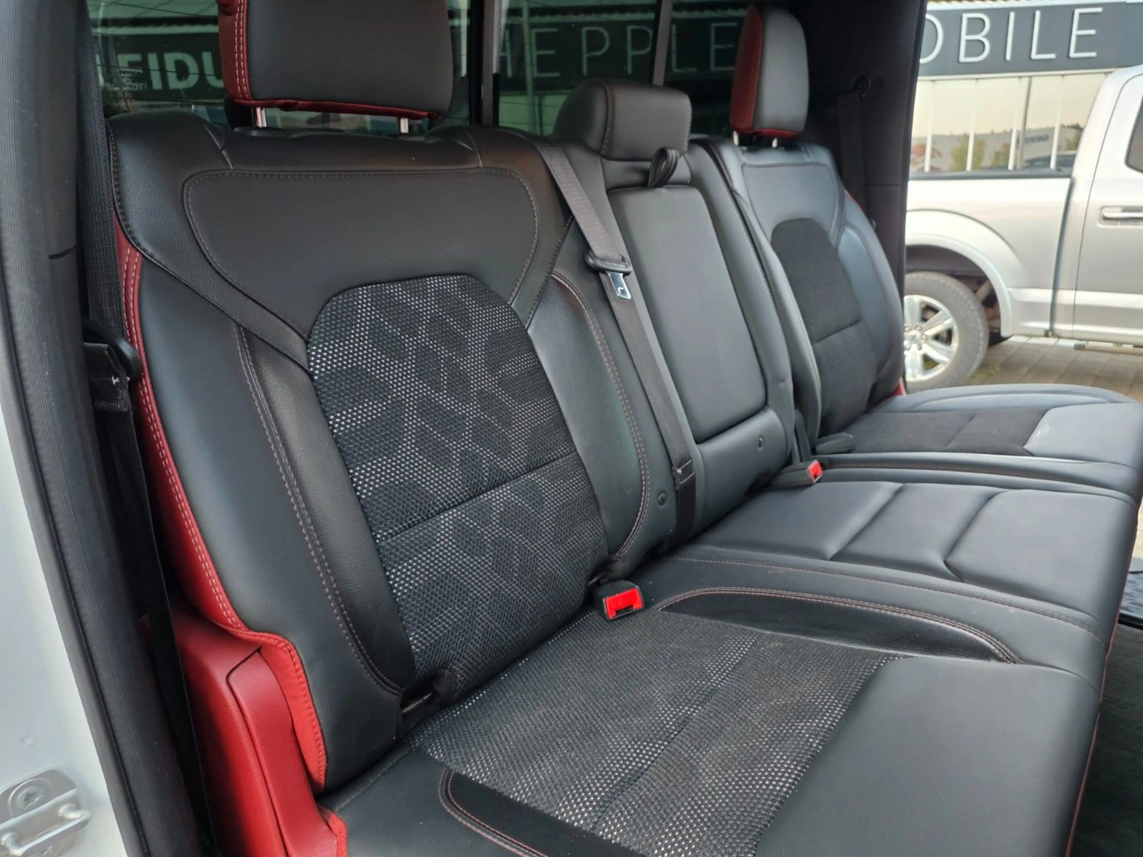 Dodge RAM Rebel 5,7 Hemi,4x4, Trailermirror,Keyless — photo 22