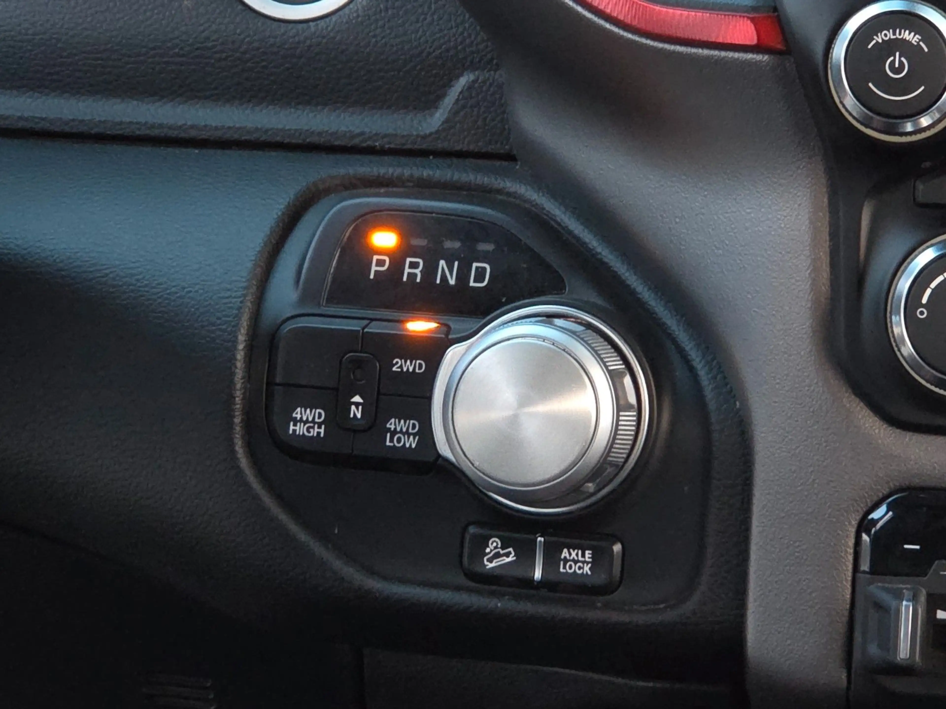 Dodge RAM Rebel 5,7 Hemi,4x4, Trailermirror,Keyless — photo 38