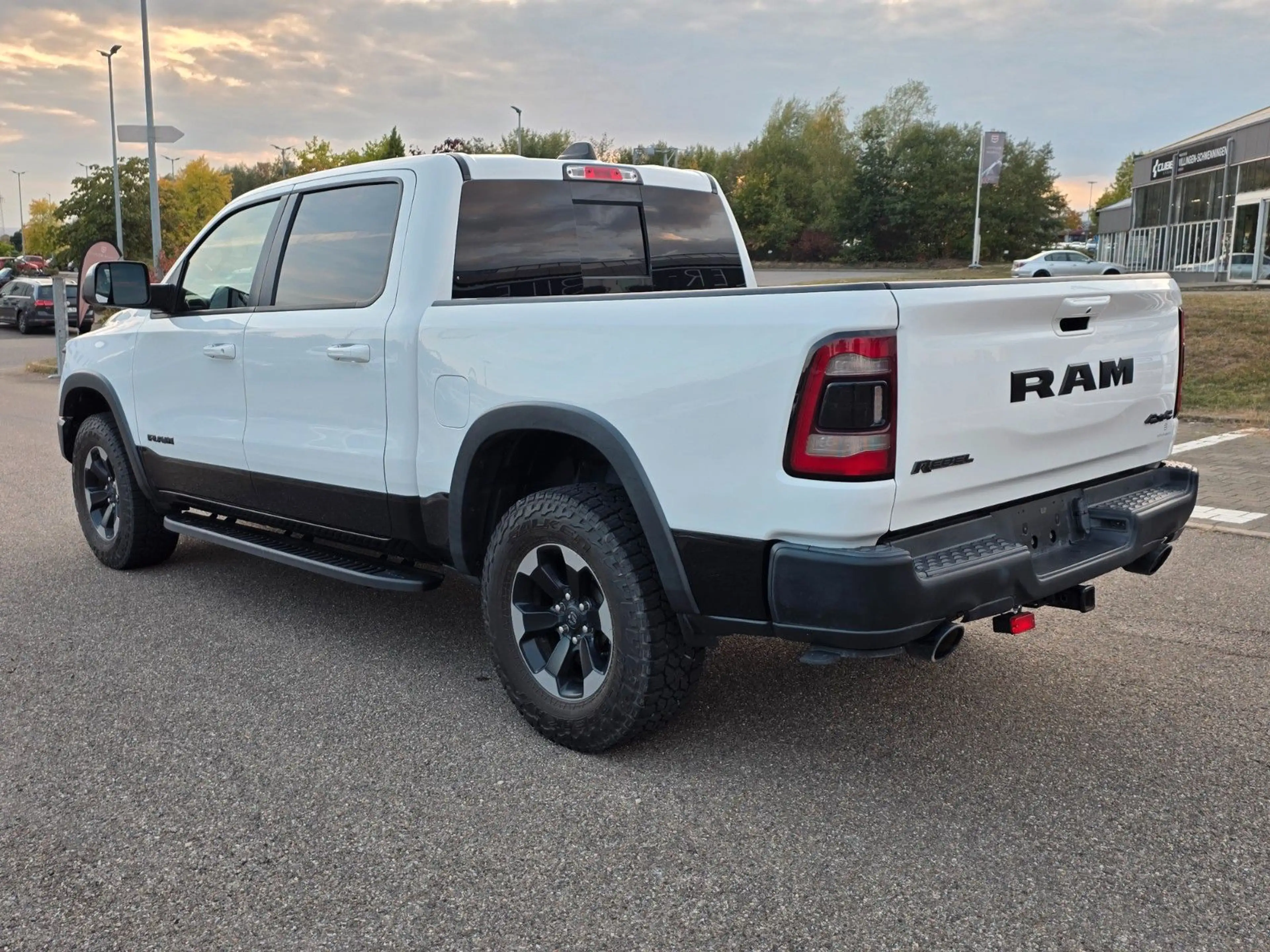 Dodge RAM Rebel 5,7 Hemi,4x4, Trailermirror,Keyless — photo 7