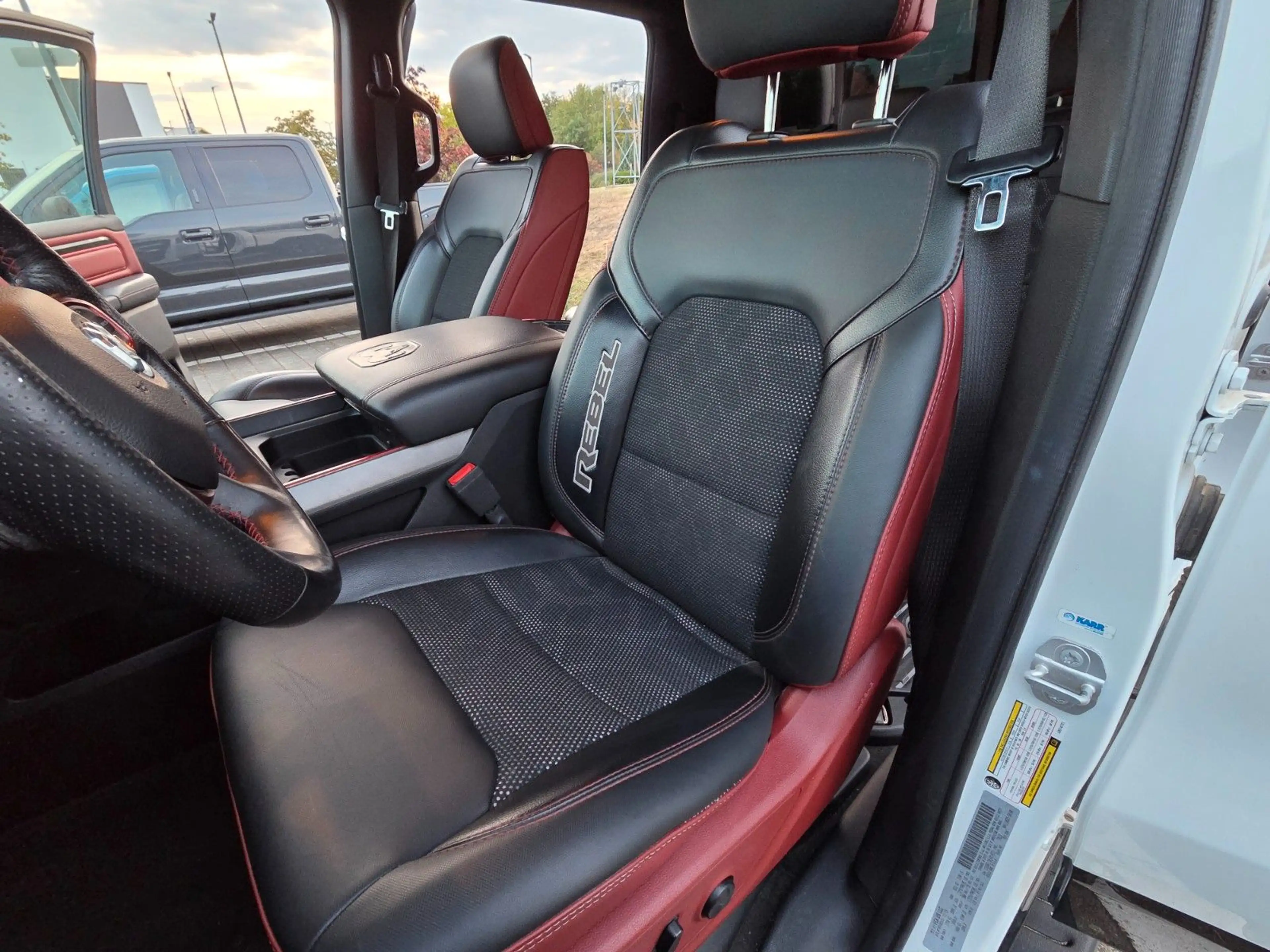Dodge RAM Rebel 5,7 Hemi,4x4, Trailermirror,Keyless — photo 30