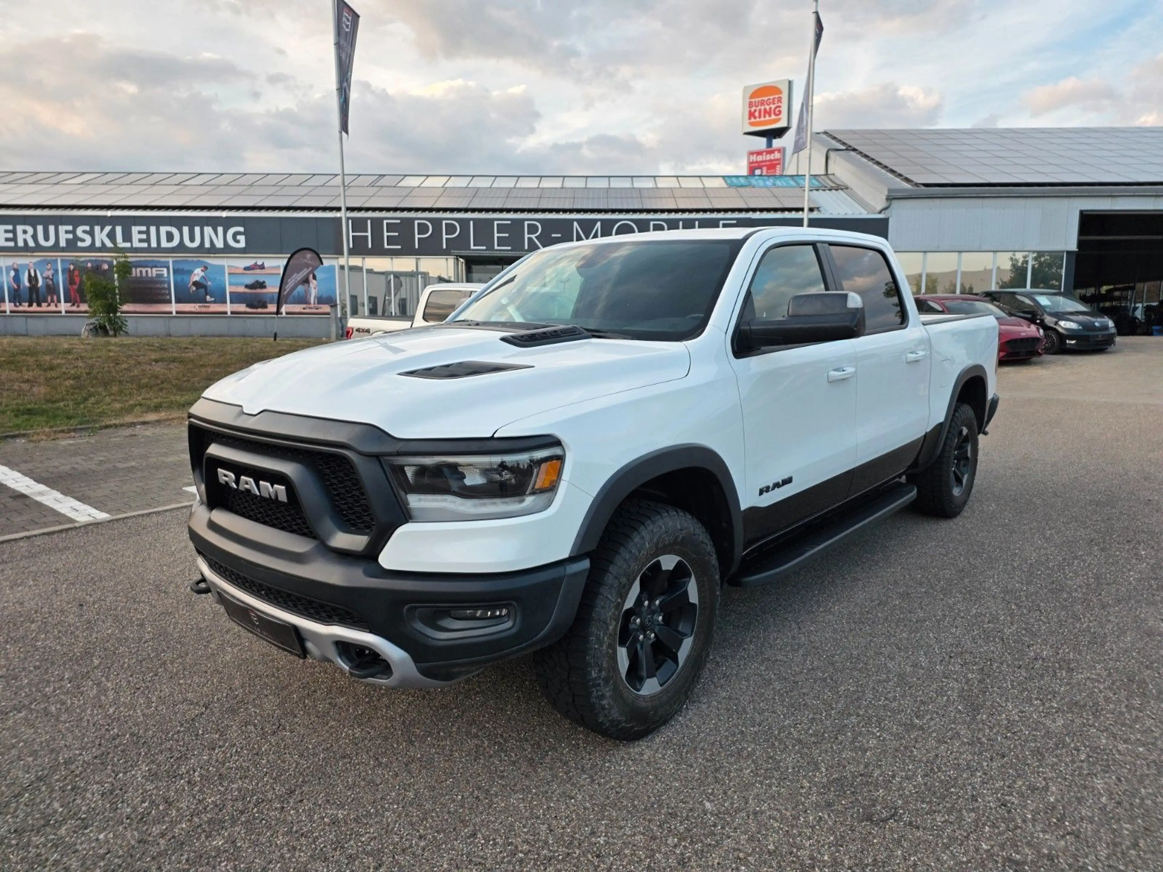 Dodge RAM Rebel 5,7 Hemi,4x4, Trailermirror,Keyless — photo 3