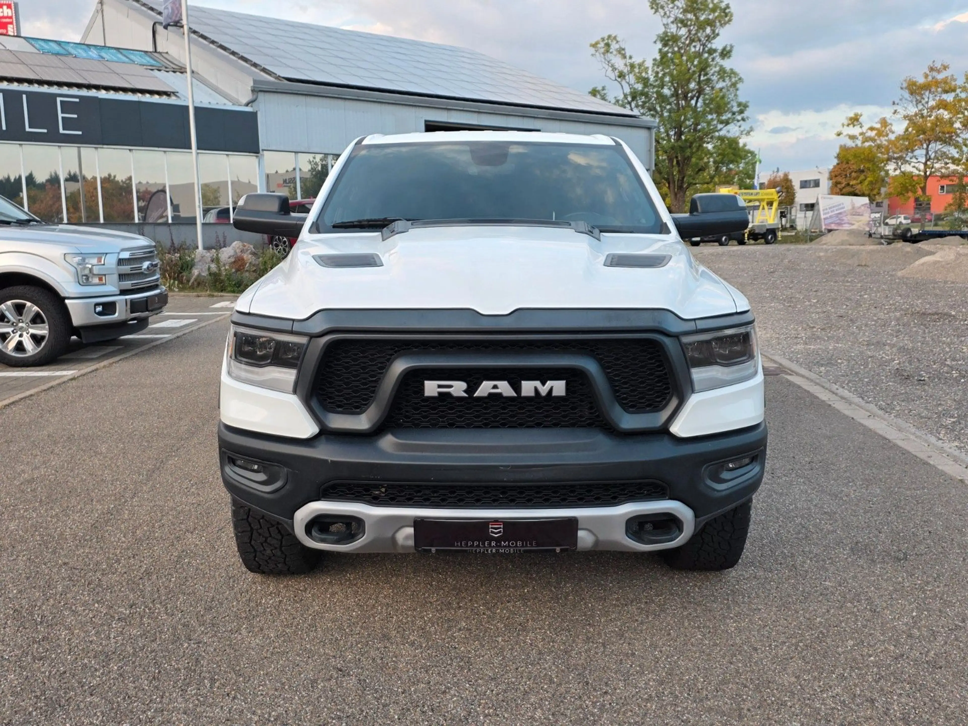 Dodge RAM Rebel 5,7 Hemi,4x4, Trailermirror,Keyless — photo 2