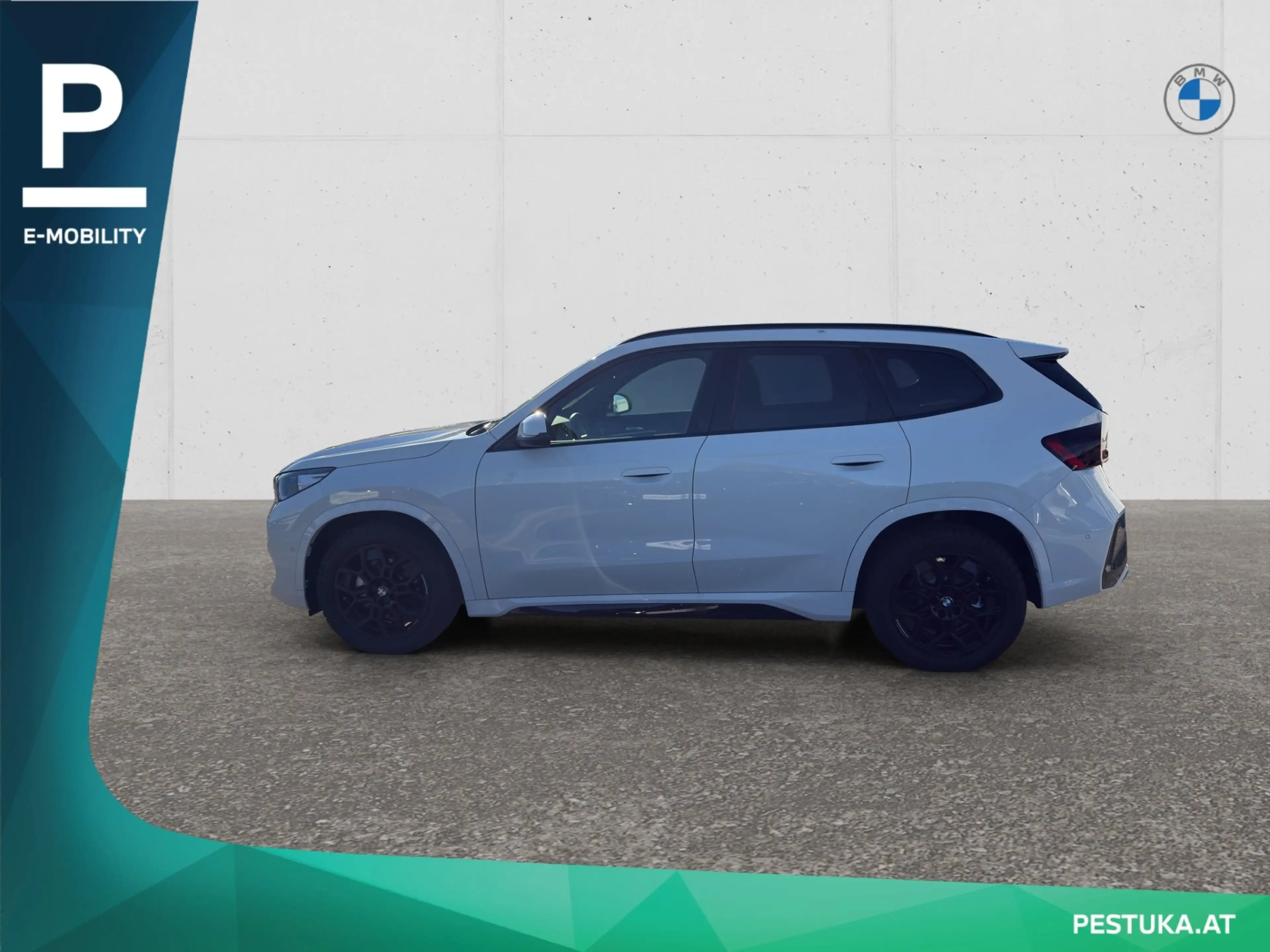 BMW iX1 eDrive20 — photo 2
