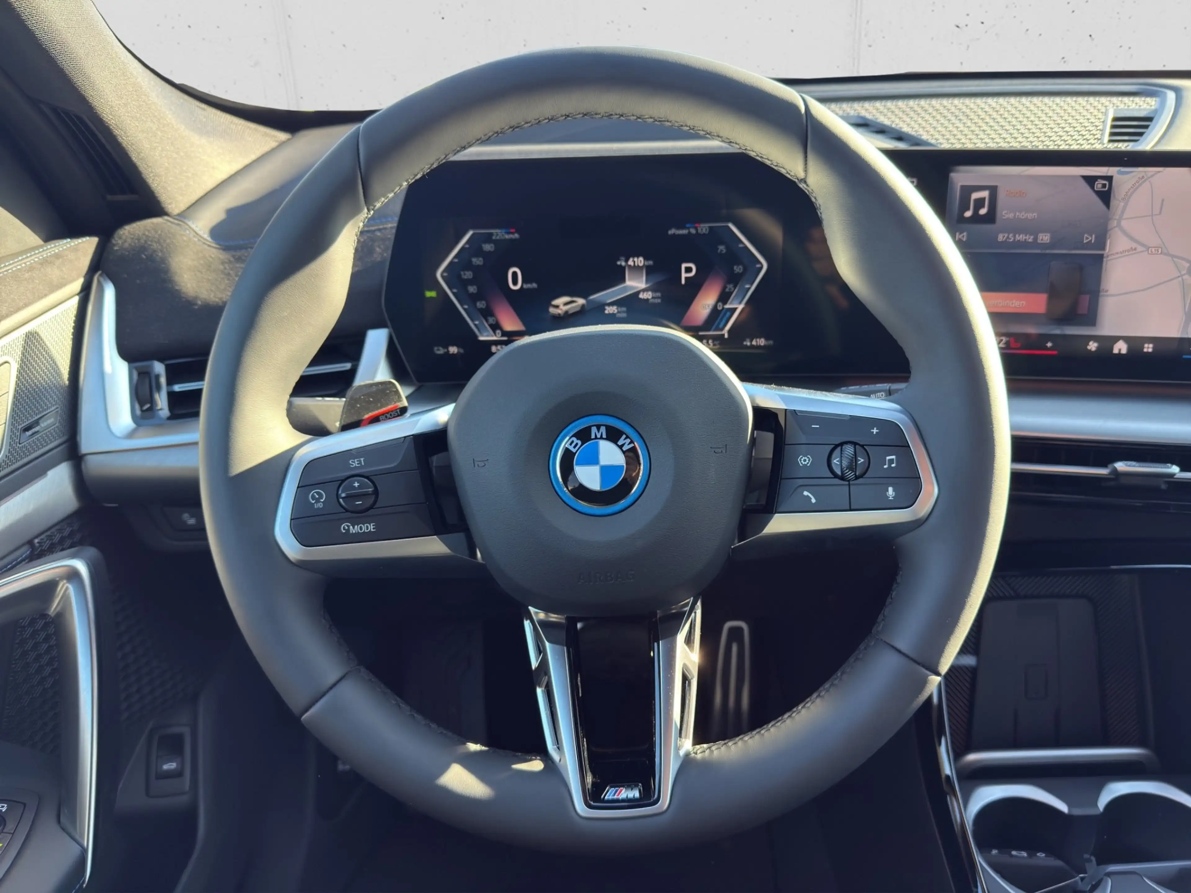 BMW iX1 eDrive20 — photo 9