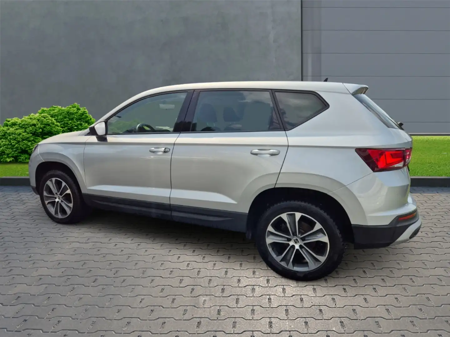 SEAT Ateca Style 2.0 TDI+Alufelgen+Navi+Soundsystem+Klimaauto Silber - 2
