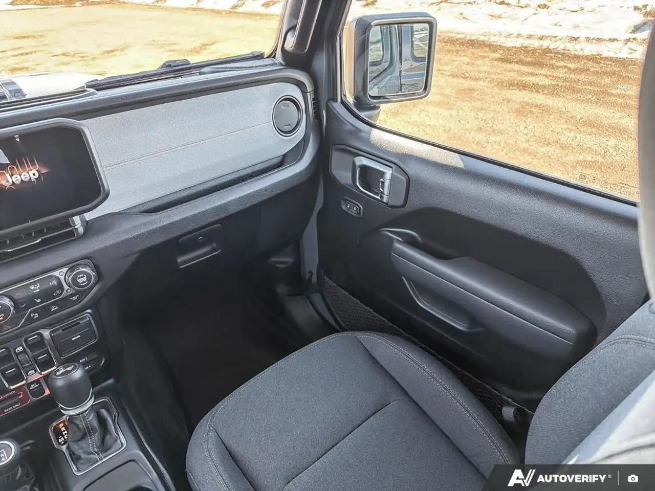 Jeep Wrangler снимка Jeep Wrangler