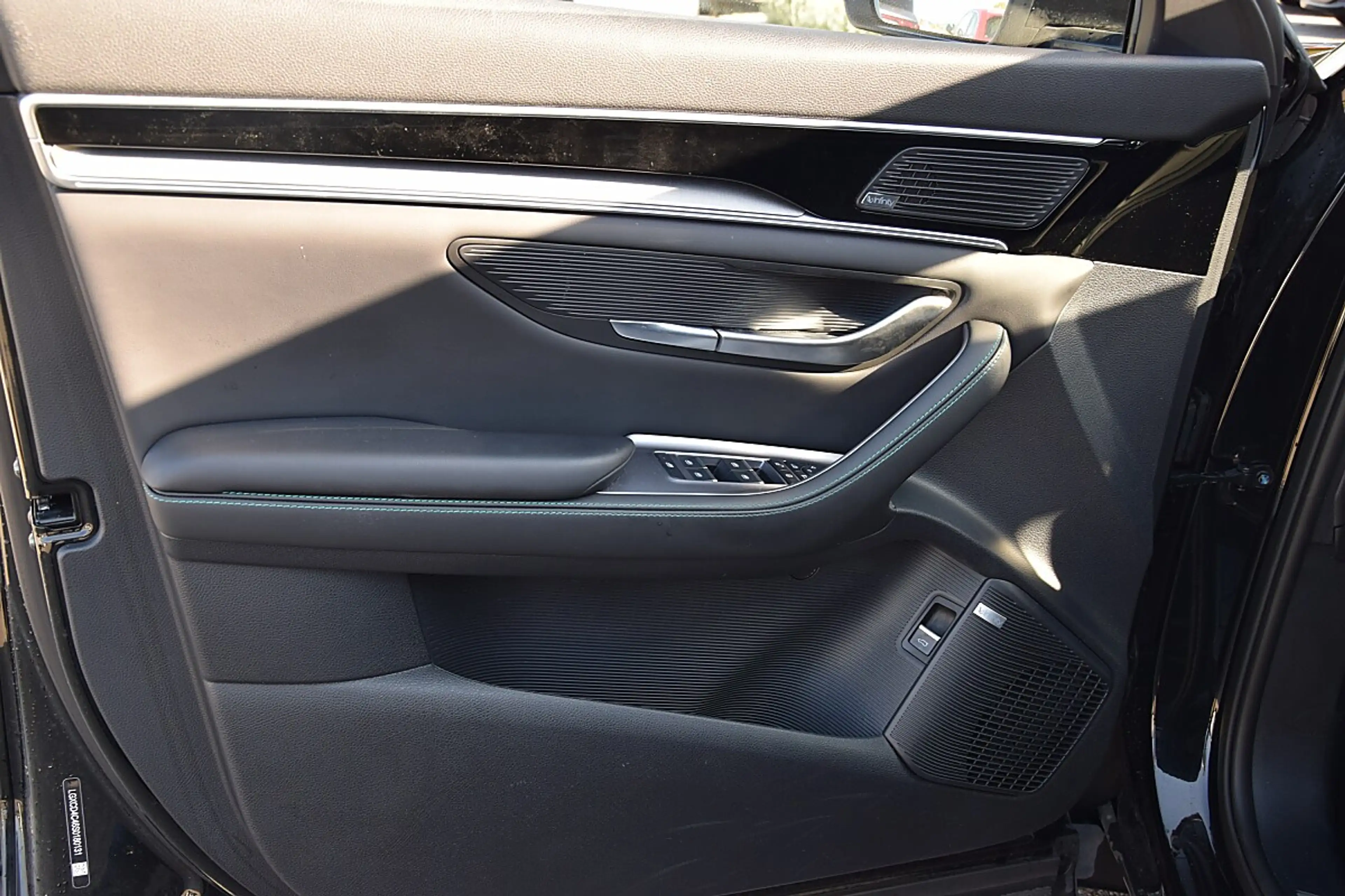 BYD Seal U DM-i PHEV 18,3kWh AWD Design Österreich Paket — photo 7