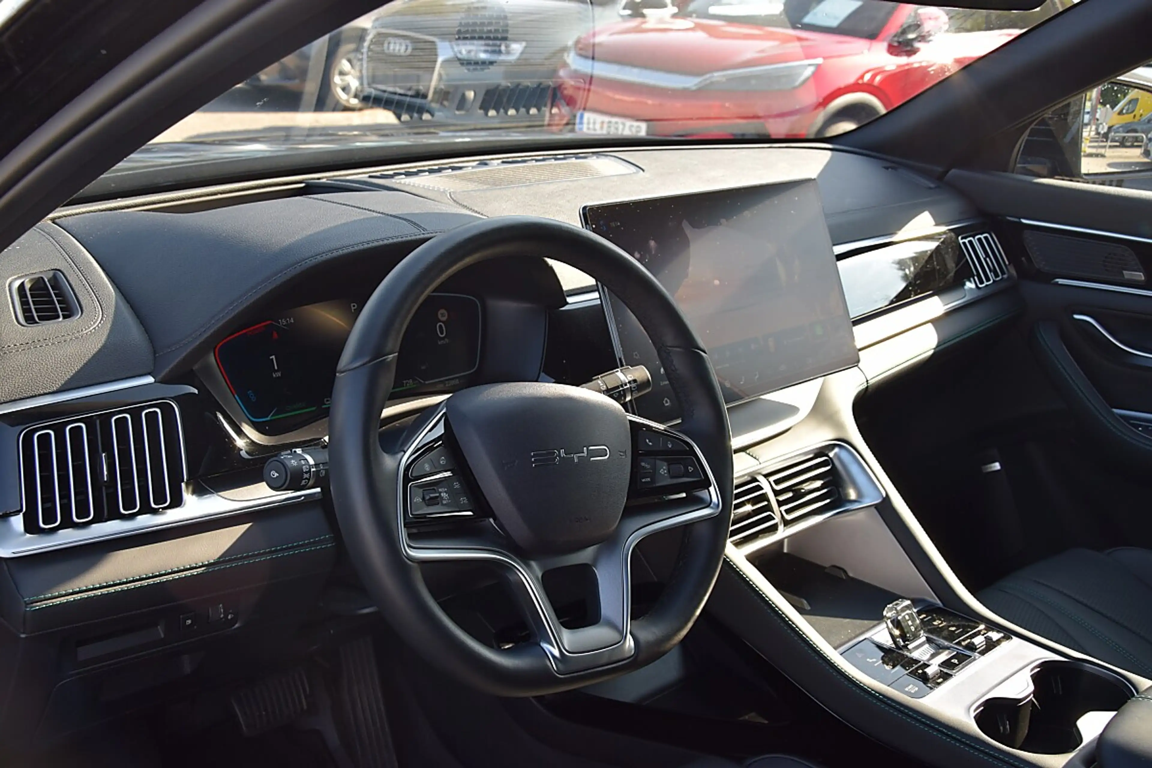 BYD Seal U DM-i PHEV 18,3kWh AWD Design Österreich Paket — photo 8