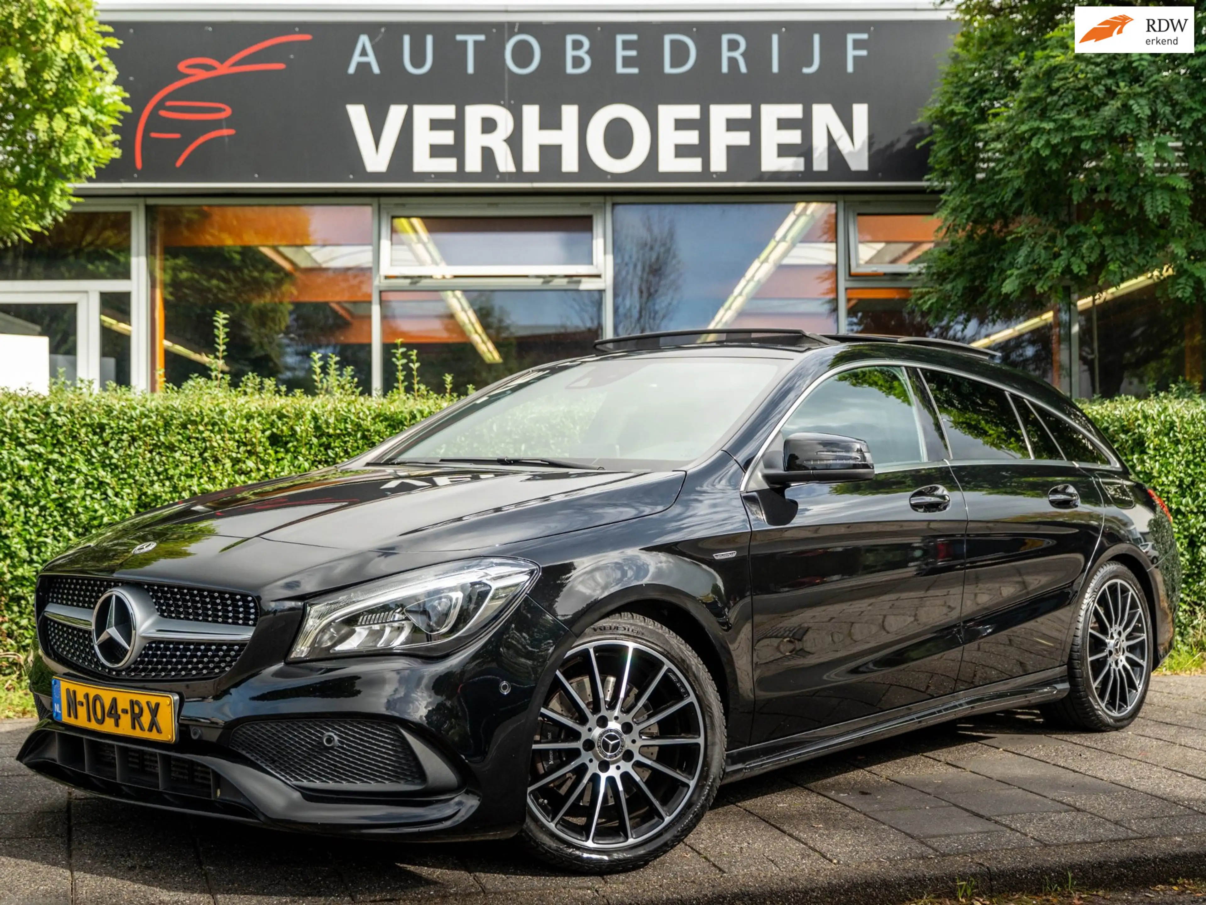 Mercedes-Benz CLA 220 4MATIC 220 | AUTOMAAT | PANORAMADAK | AMG LINE | A