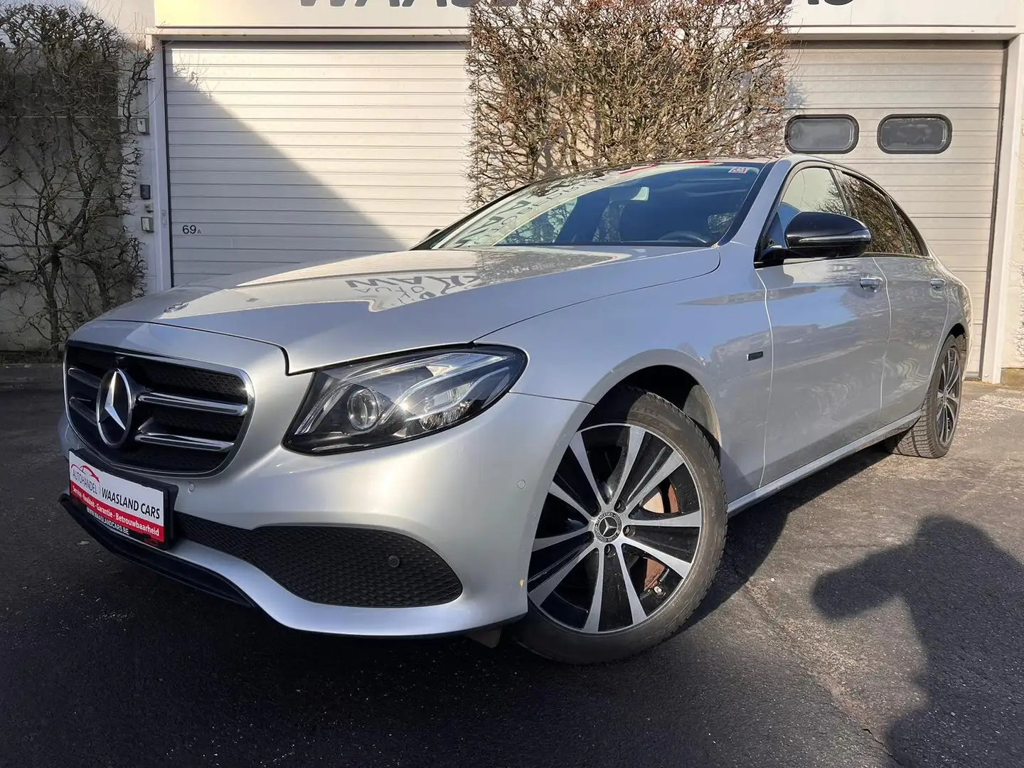 Mercedes-Benz E 300 PHEV Business Solution | 2020 | 51.085 KM Silber - 2