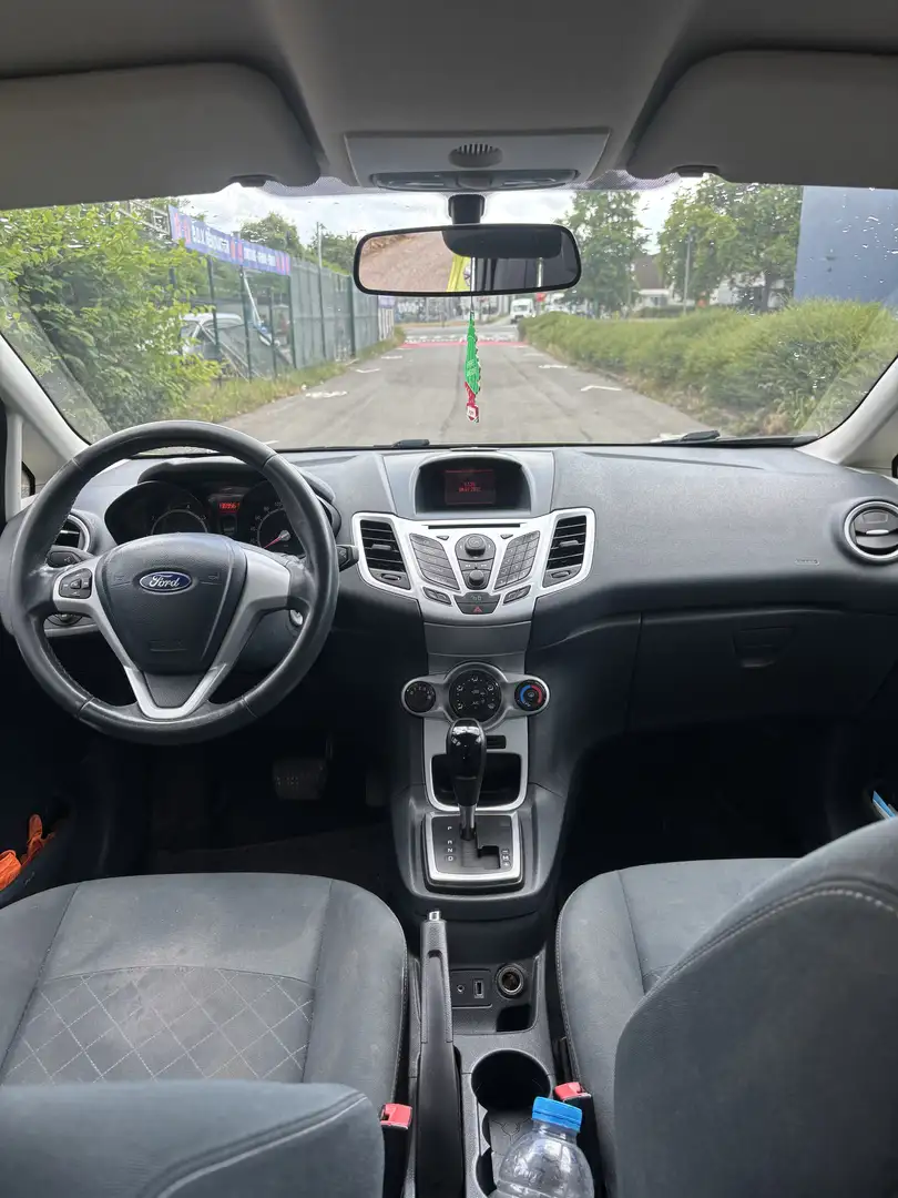 Ford Fiesta 1.4i Champions Edition - 1