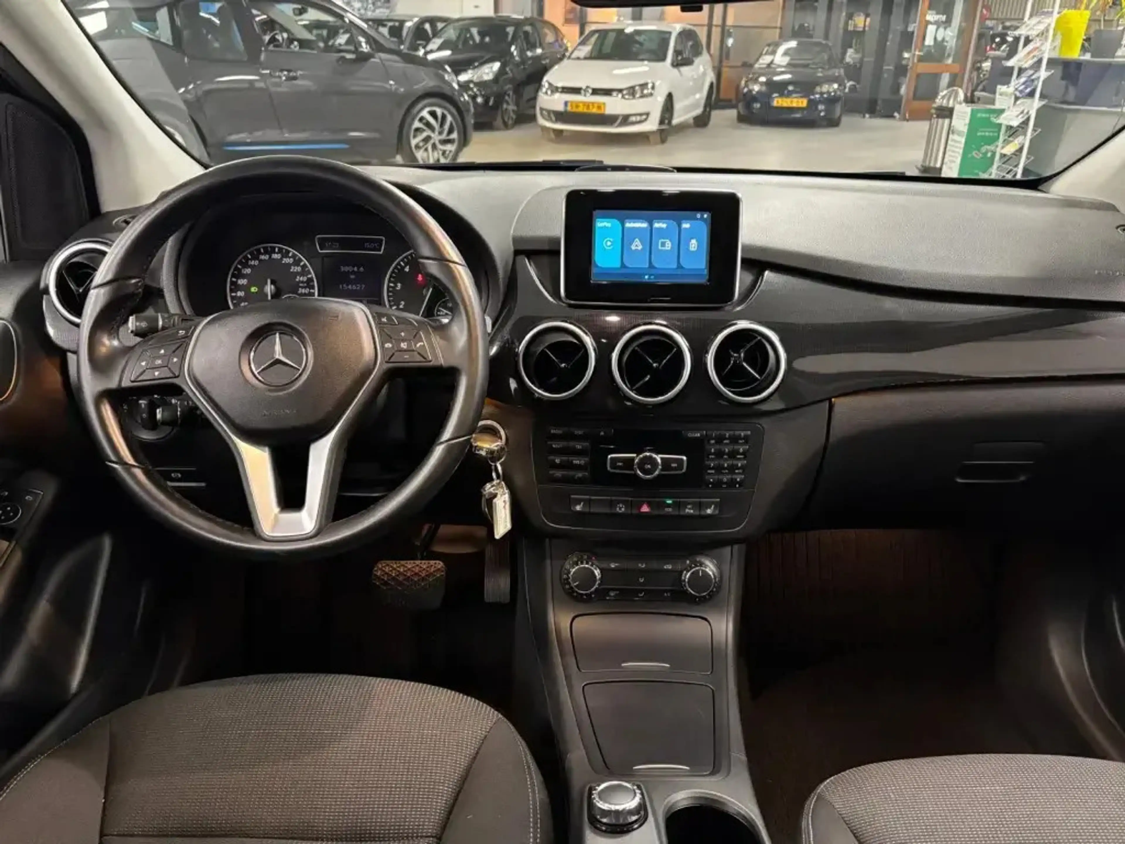 Mercedes-Benz B 180 — photo 11