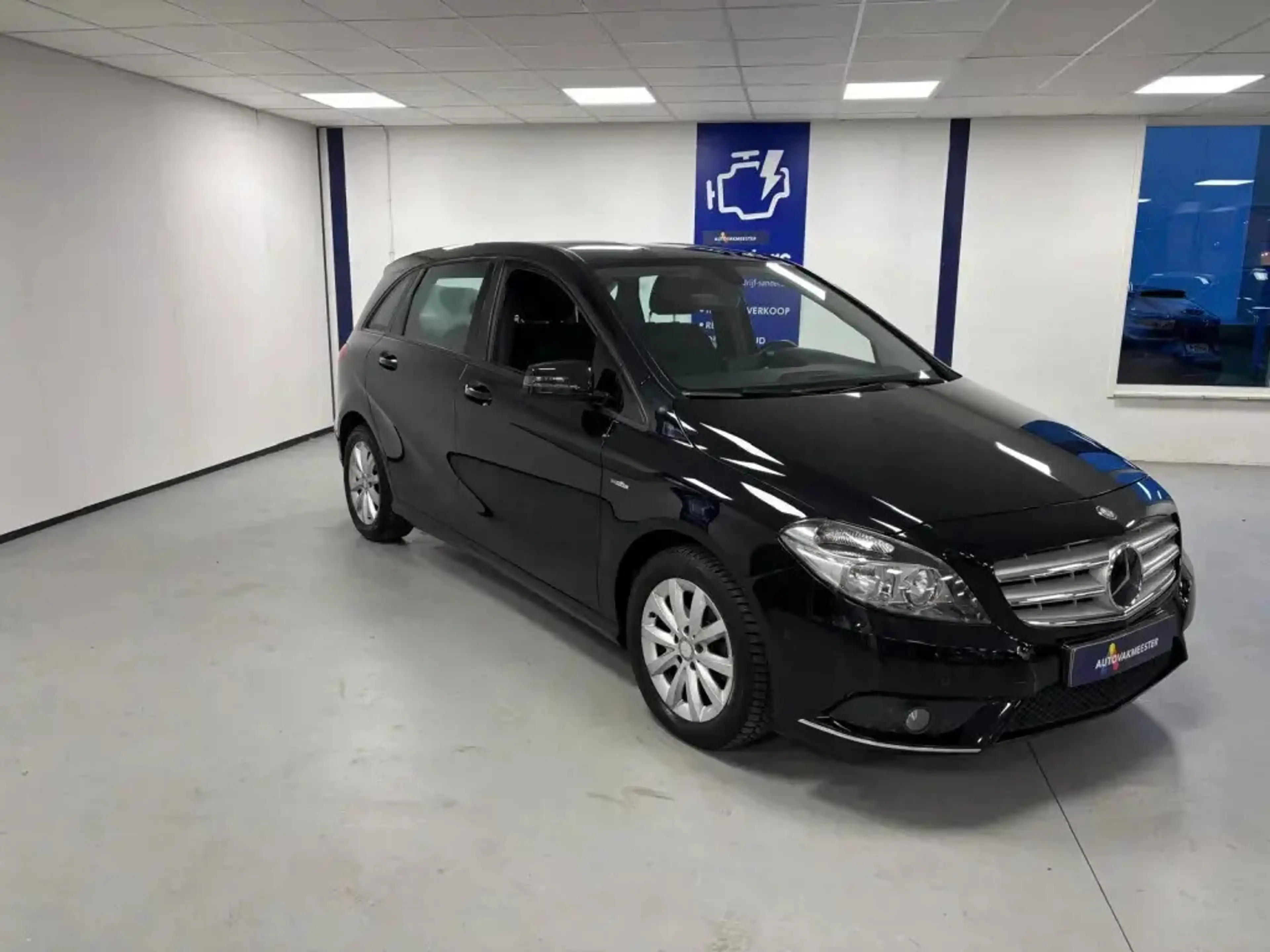 Mercedes-Benz B 180 — photo 3