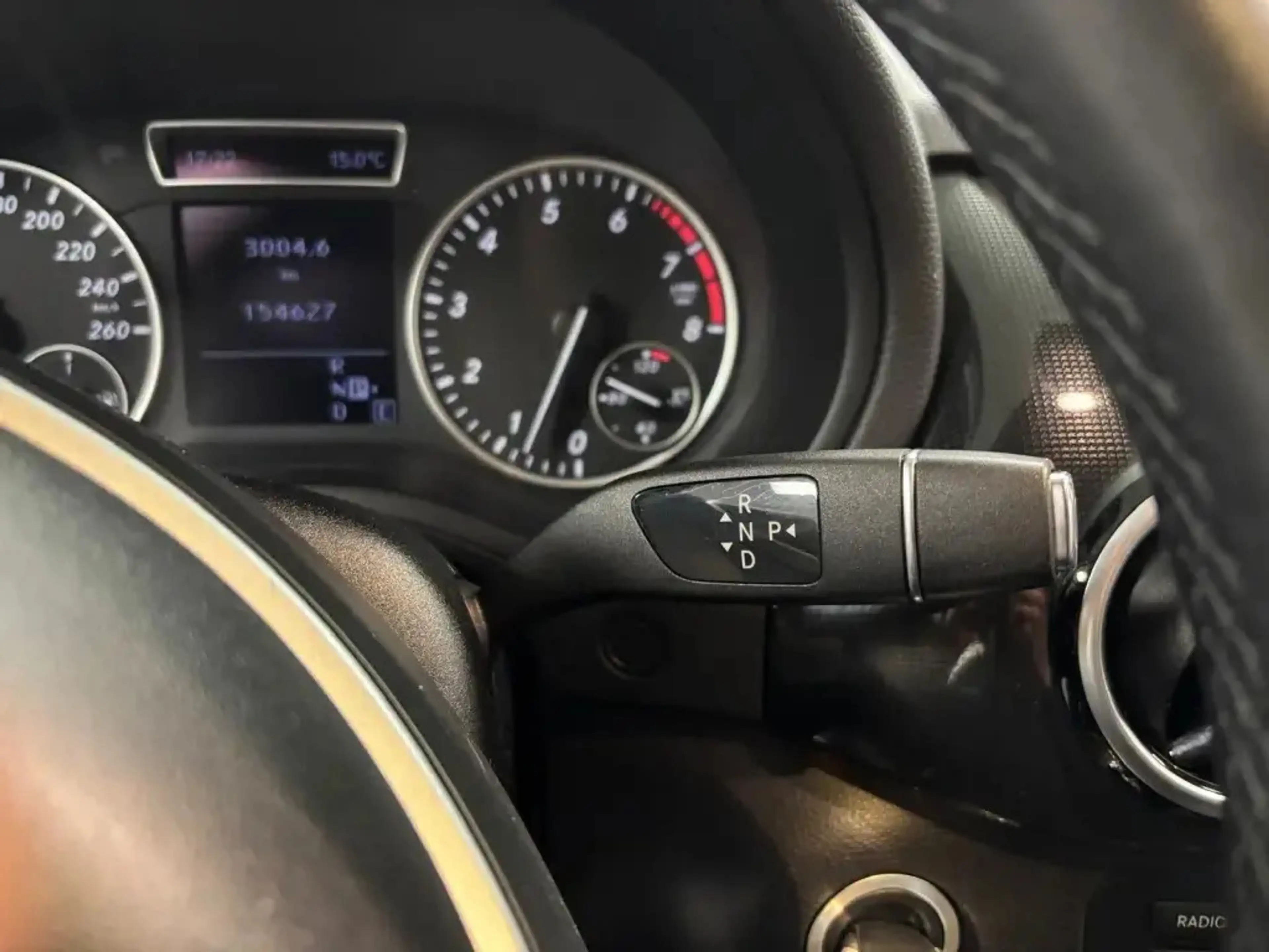 Mercedes-Benz B 180 — photo 14