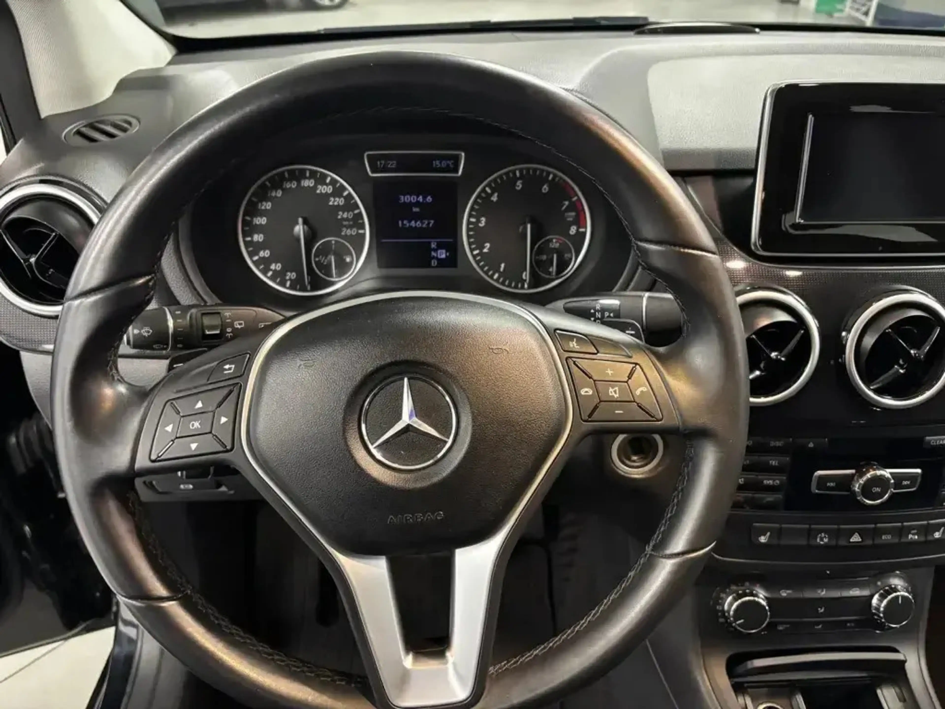 Mercedes-Benz B 180 — photo 13