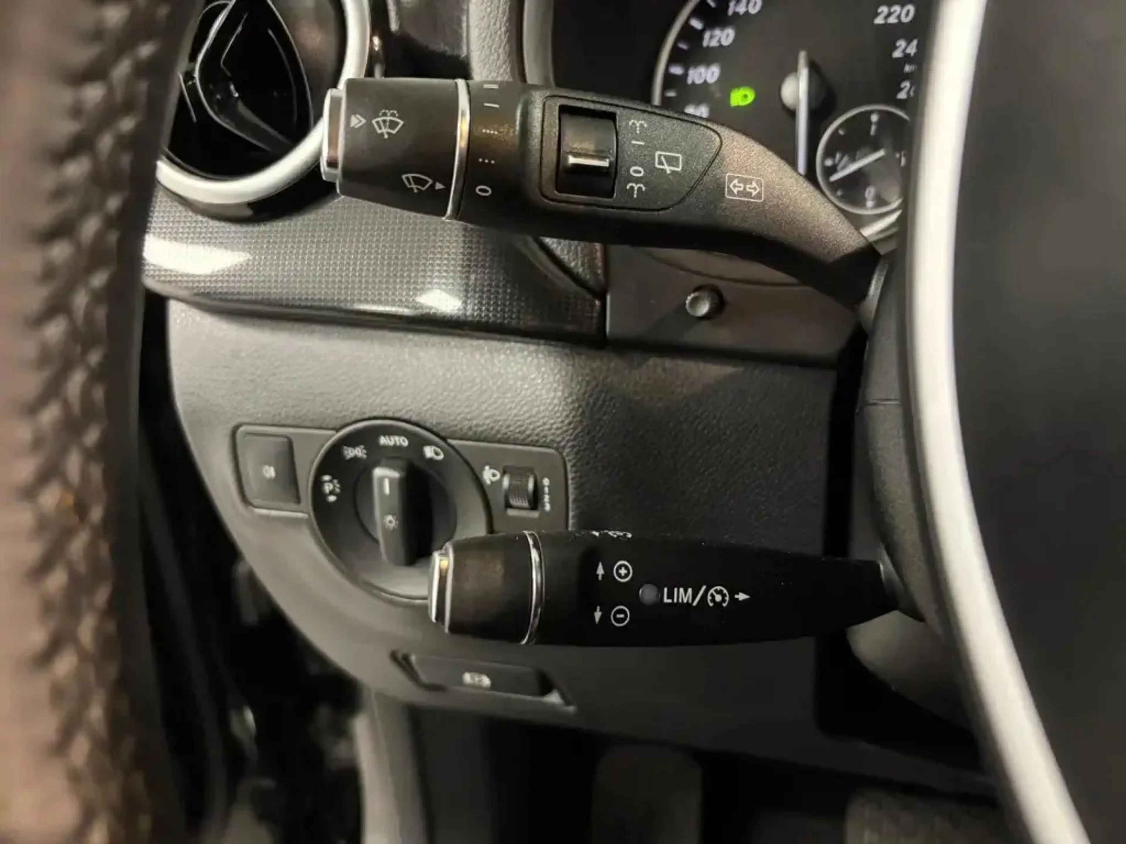 Mercedes-Benz B 180 — photo 15