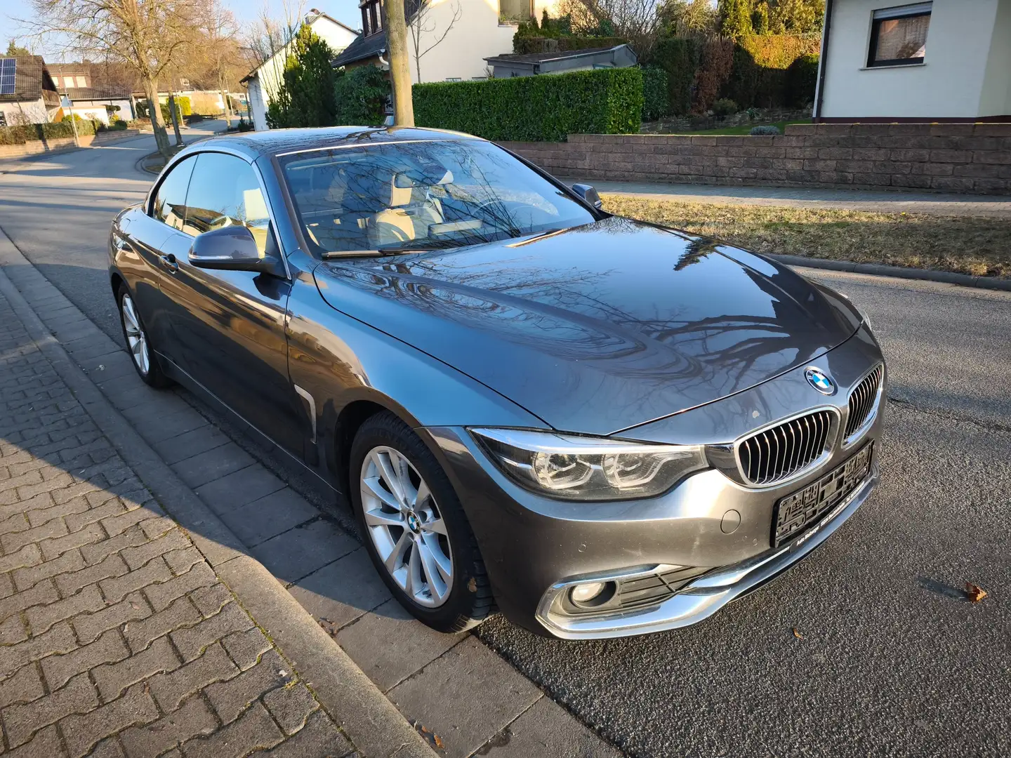 BMW 420 420d Cabrio Aut. Luxury Line Grijs - 1