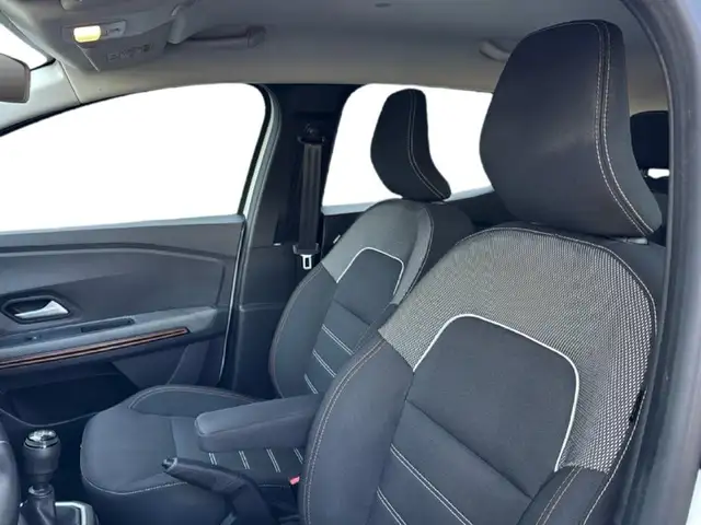 Dacia Sandero view 14
